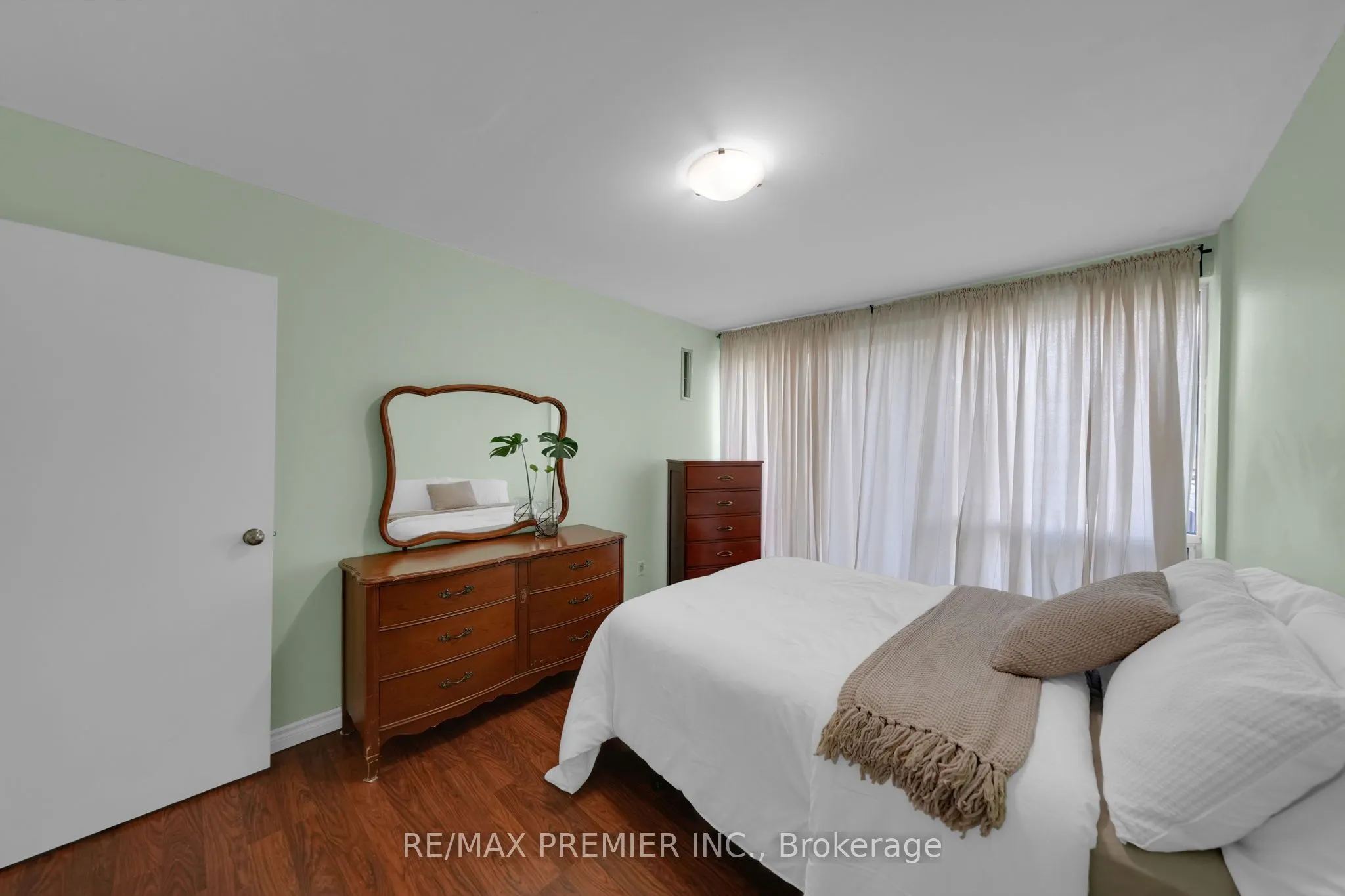 2095 Roche Court, #209