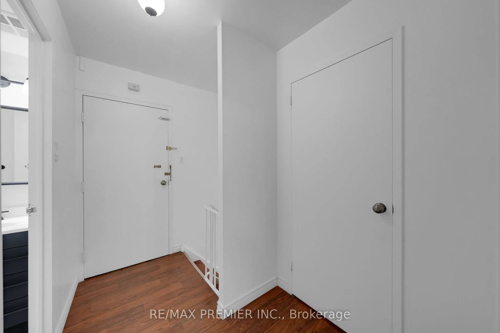 2095 Roche Court, #209