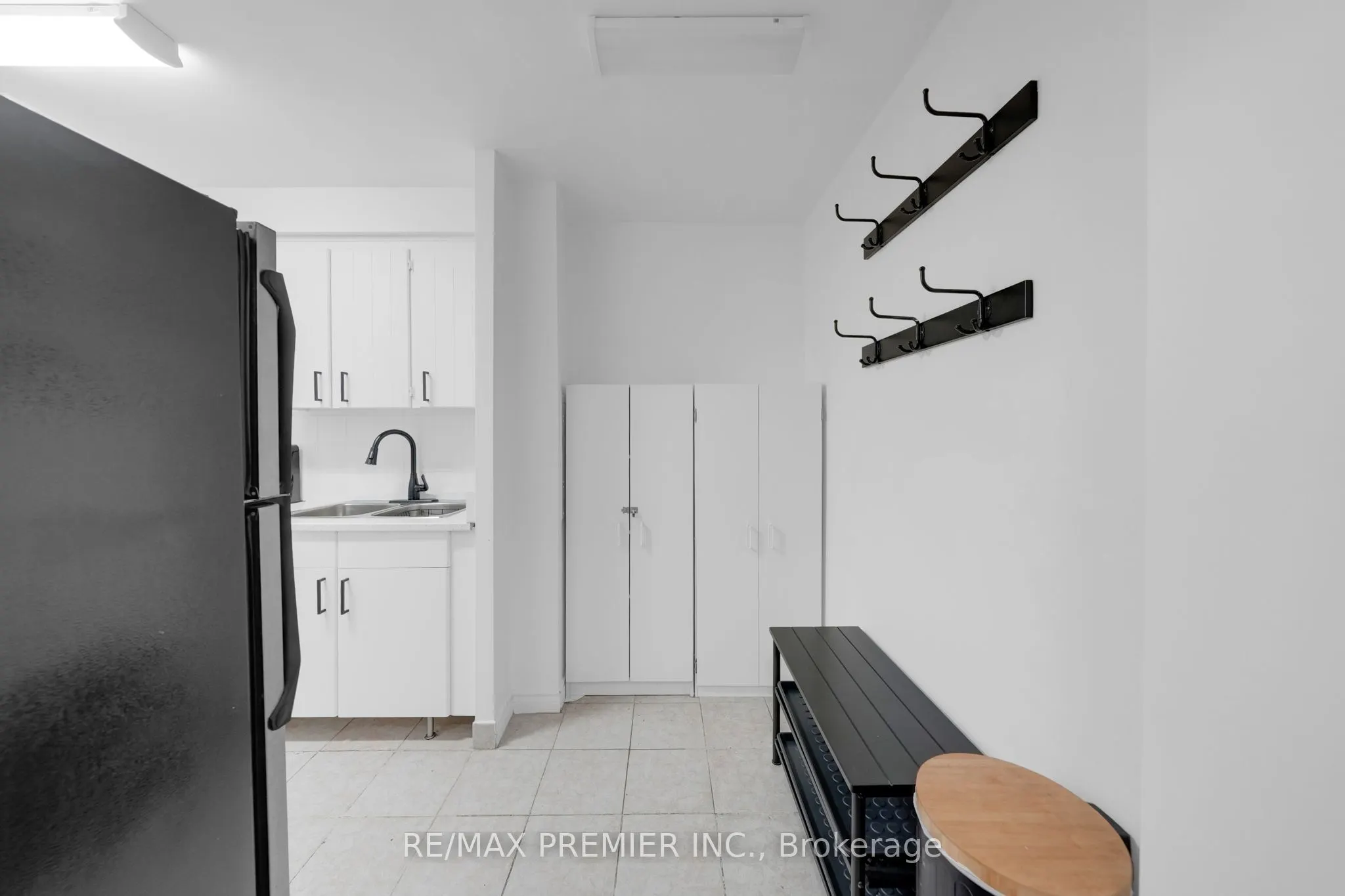 2095 Roche Court, #209