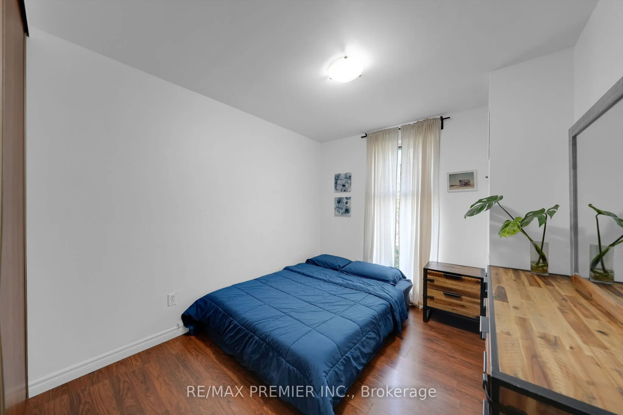 2095 Roche Court, #209