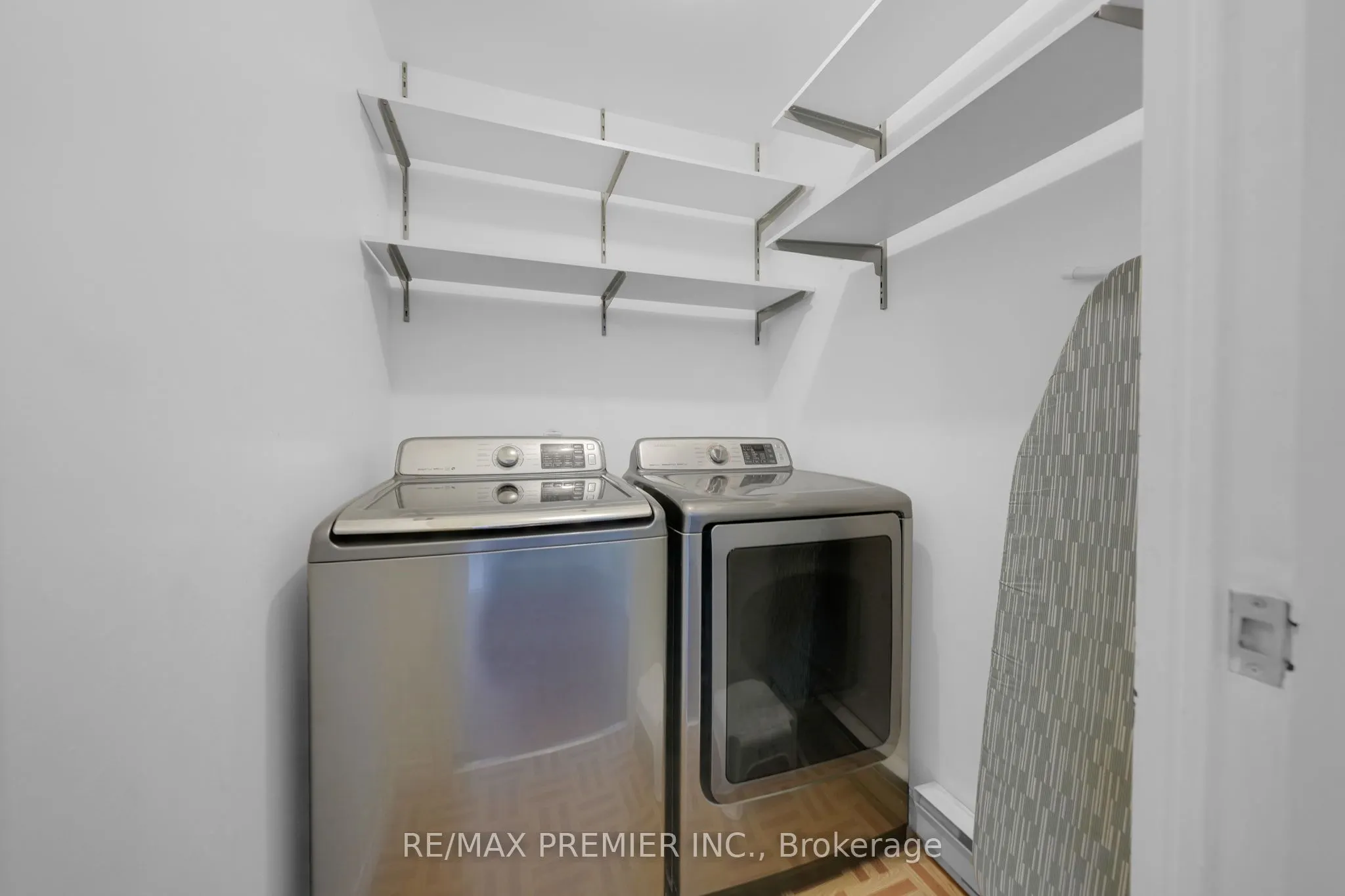 2095 Roche Court, #209