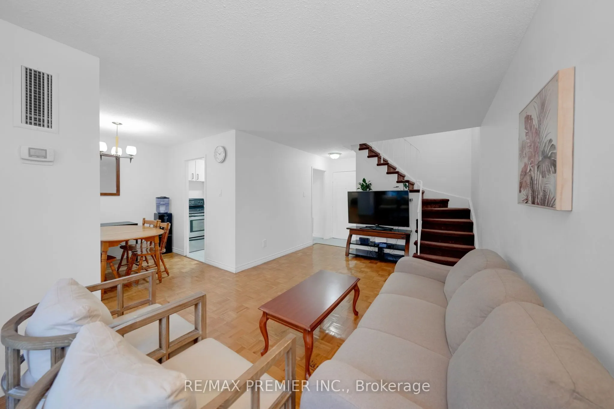2095 Roche Court, #209
