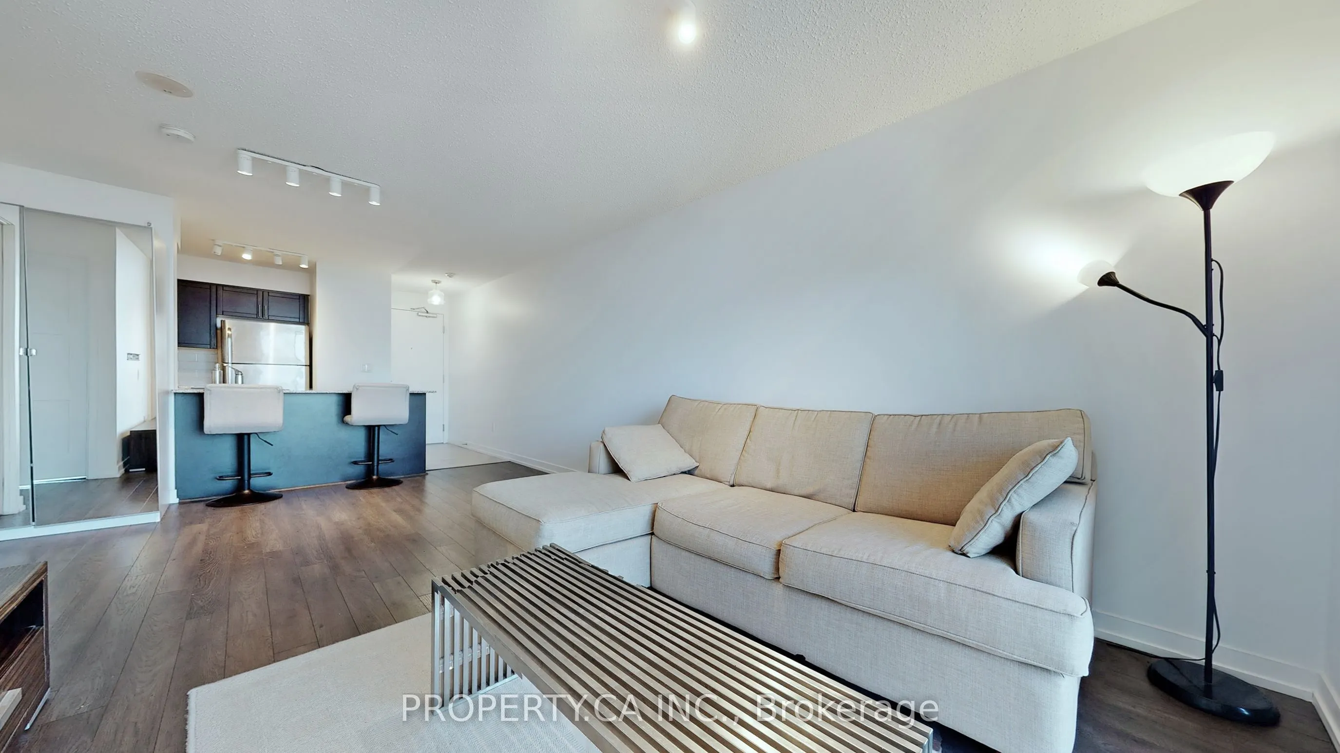 812 Lansdowne Avenue, #711