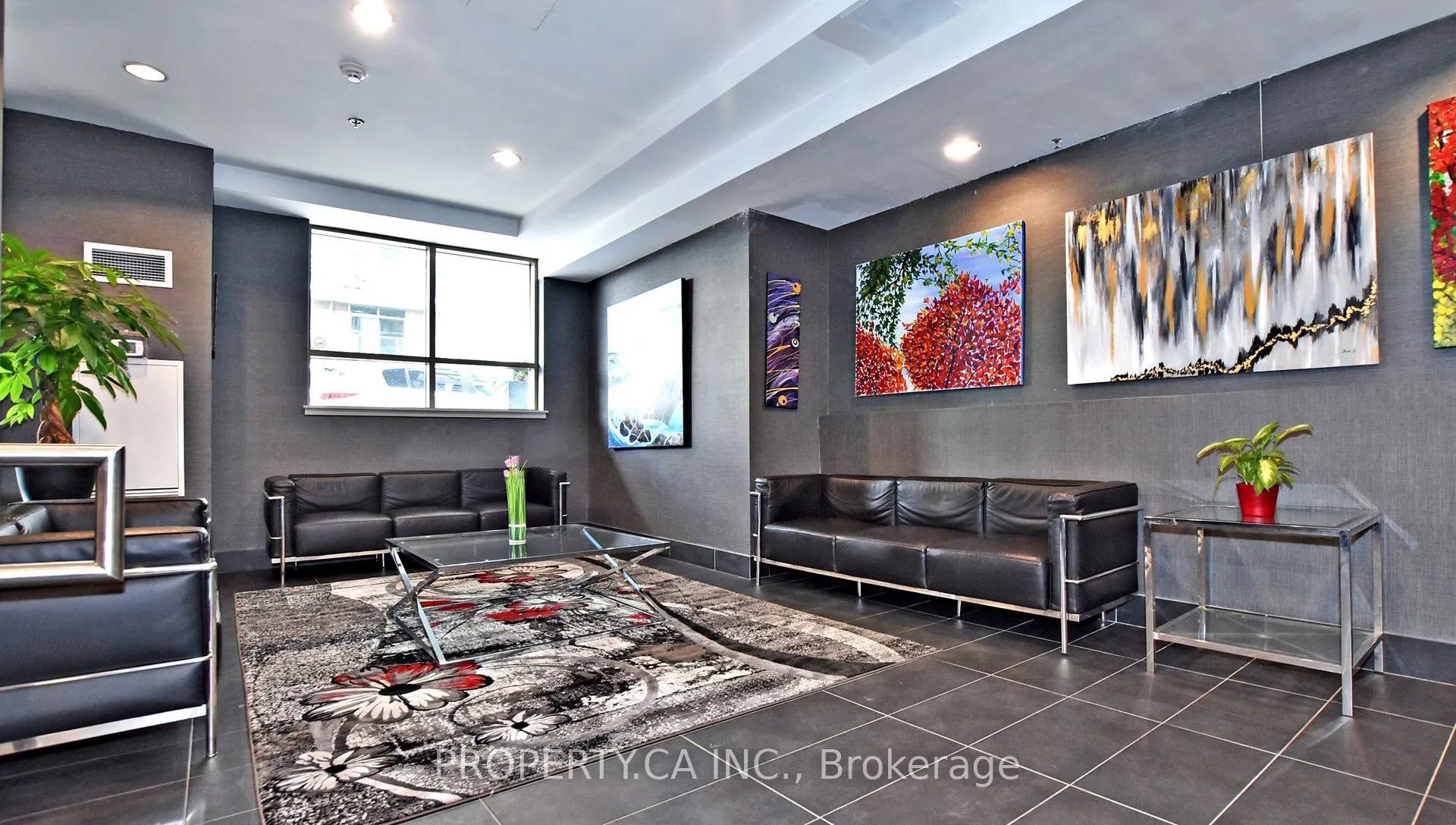 812 Lansdowne Avenue, #711