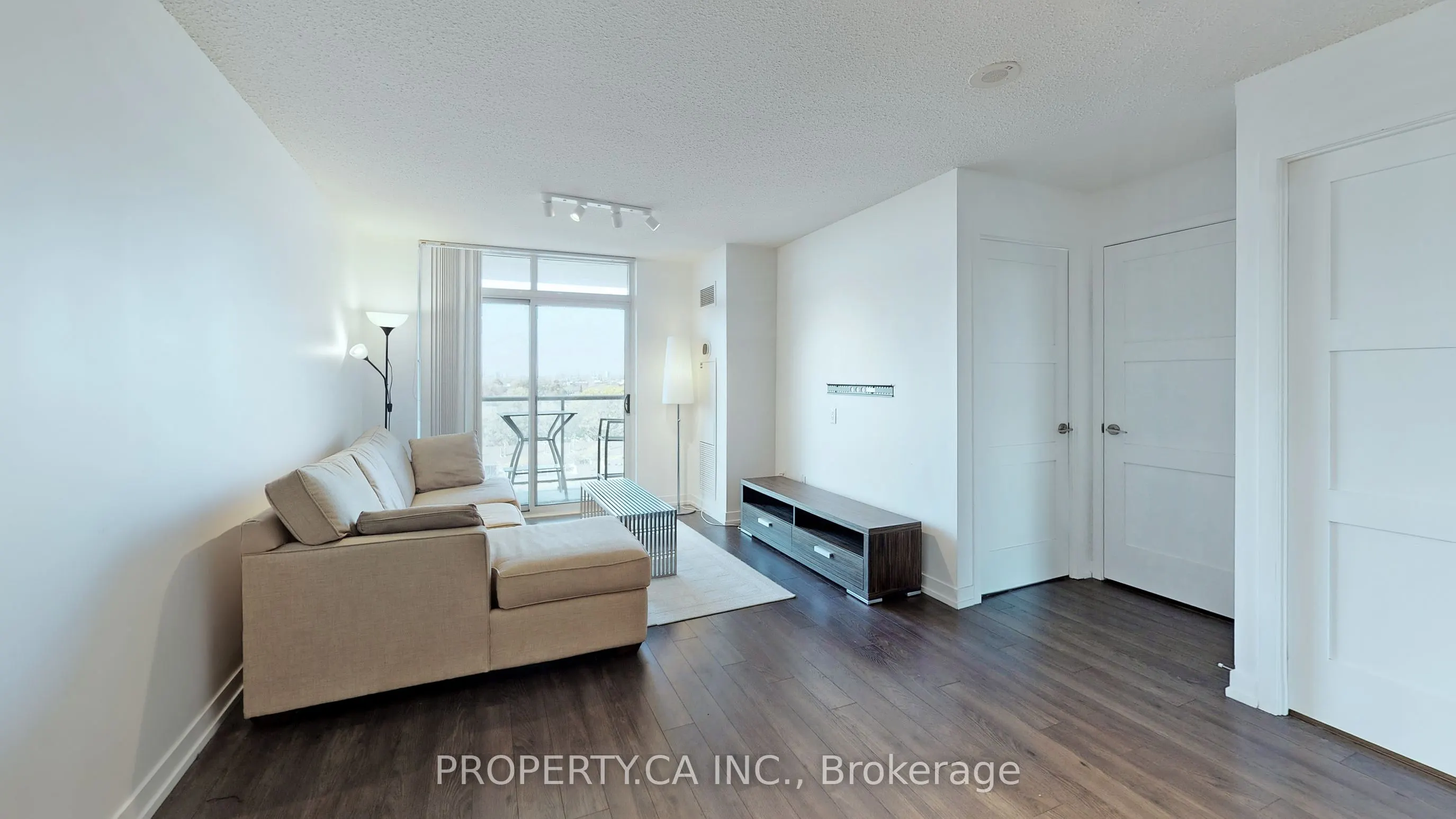 812 Lansdowne Avenue, #711