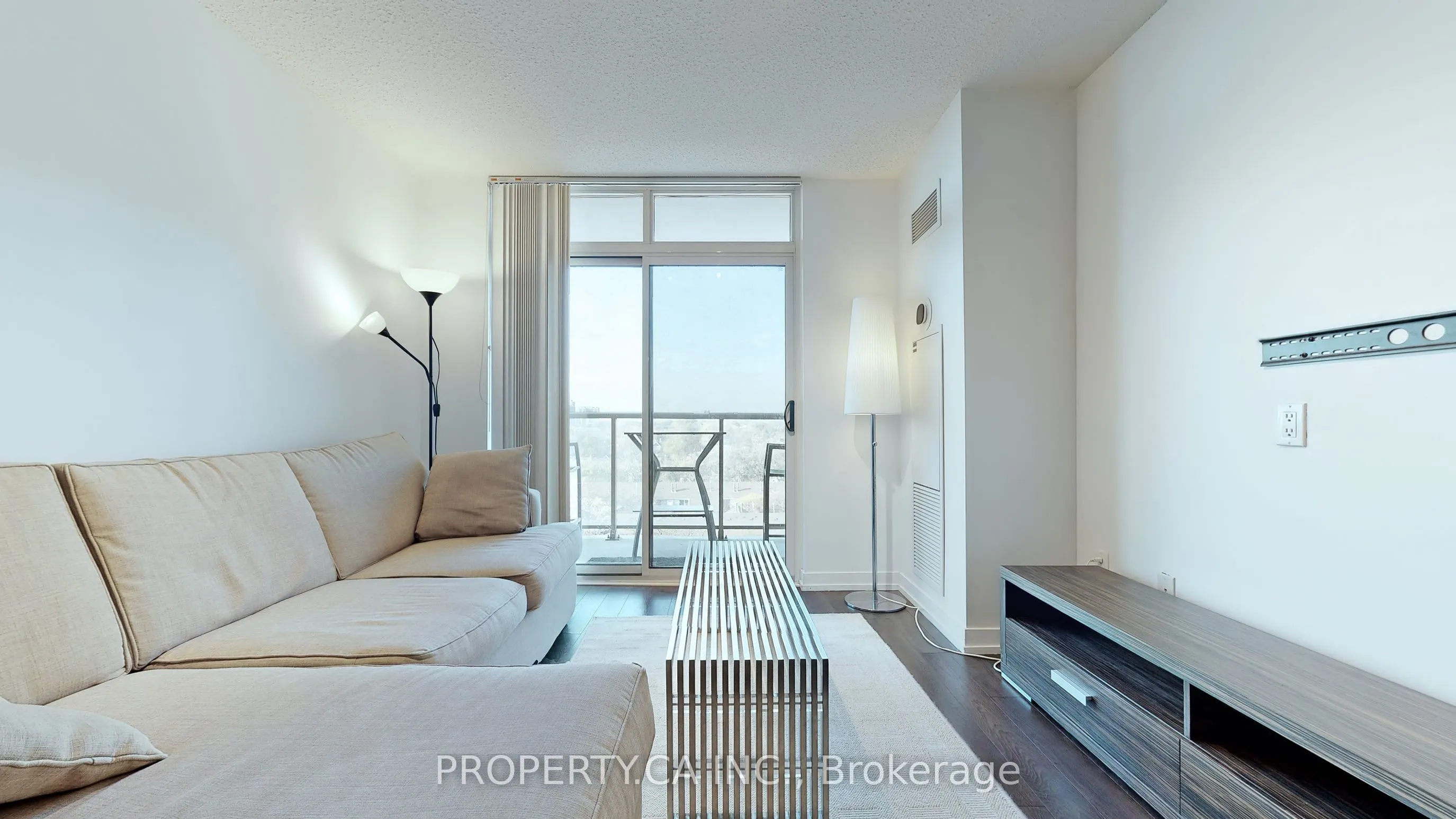 812 Lansdowne Avenue, #711