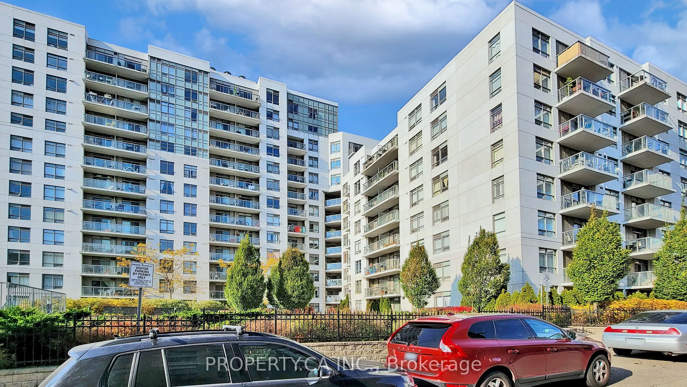 812 Lansdowne Avenue, #711