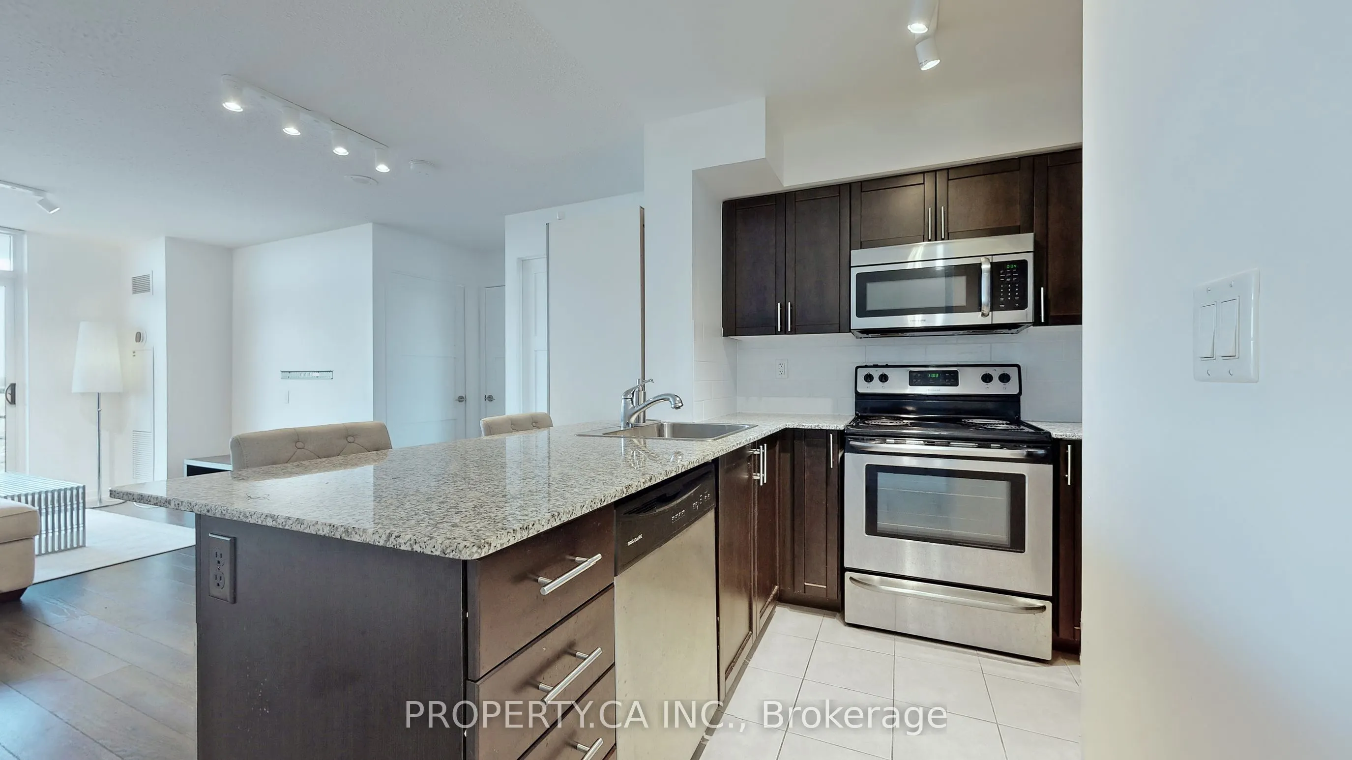 812 Lansdowne Avenue, #711