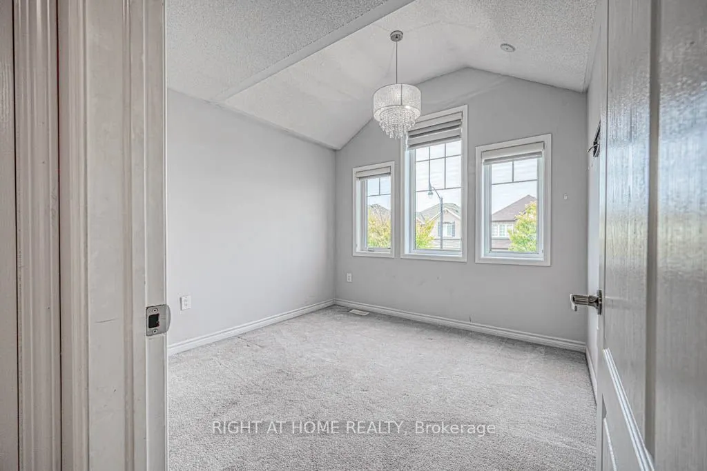 34 Enford Crescent