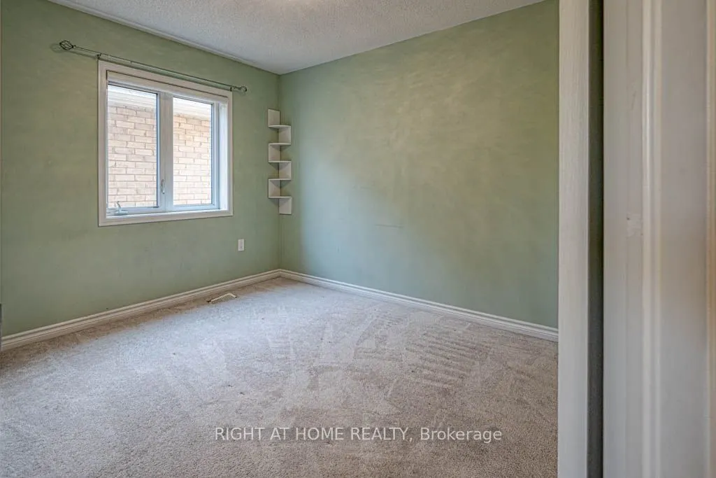34 Enford Crescent