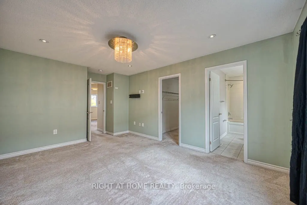 34 Enford Crescent