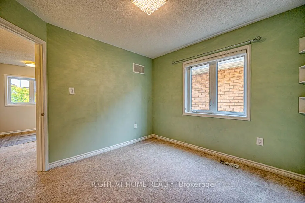 34 Enford Crescent
