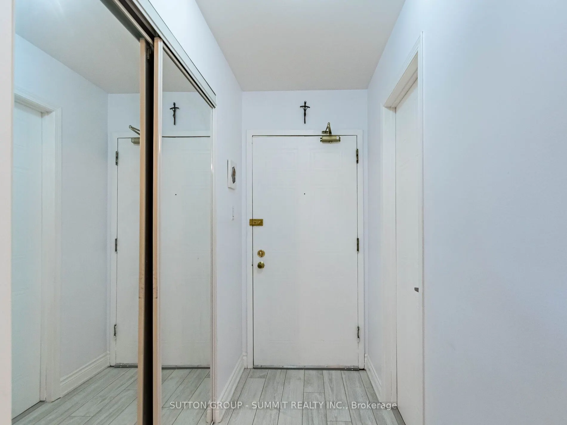 95 TRAILWOOD Drive, #811