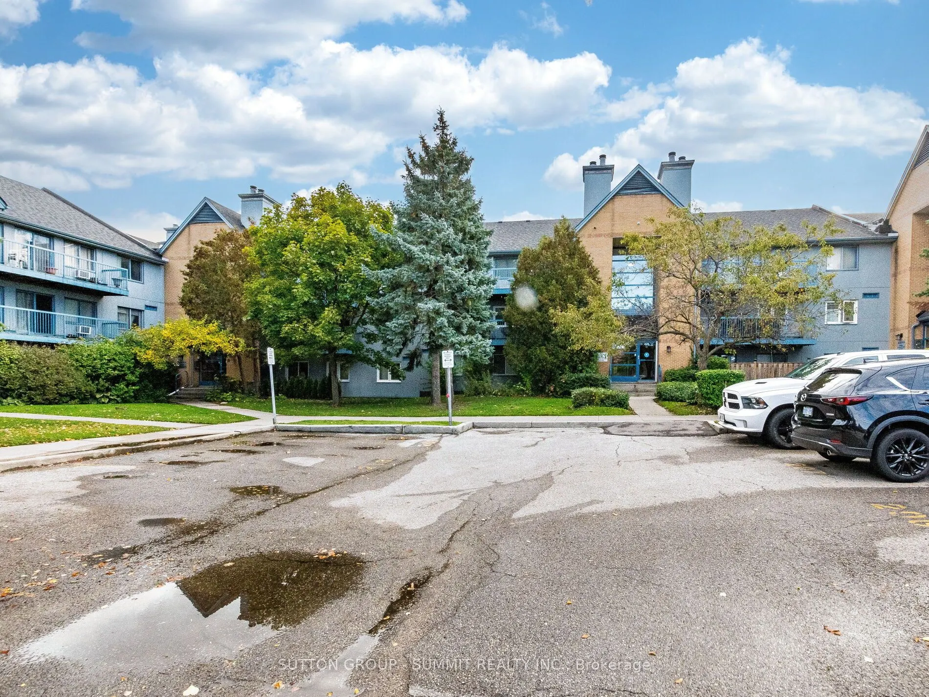95 TRAILWOOD Drive, #811