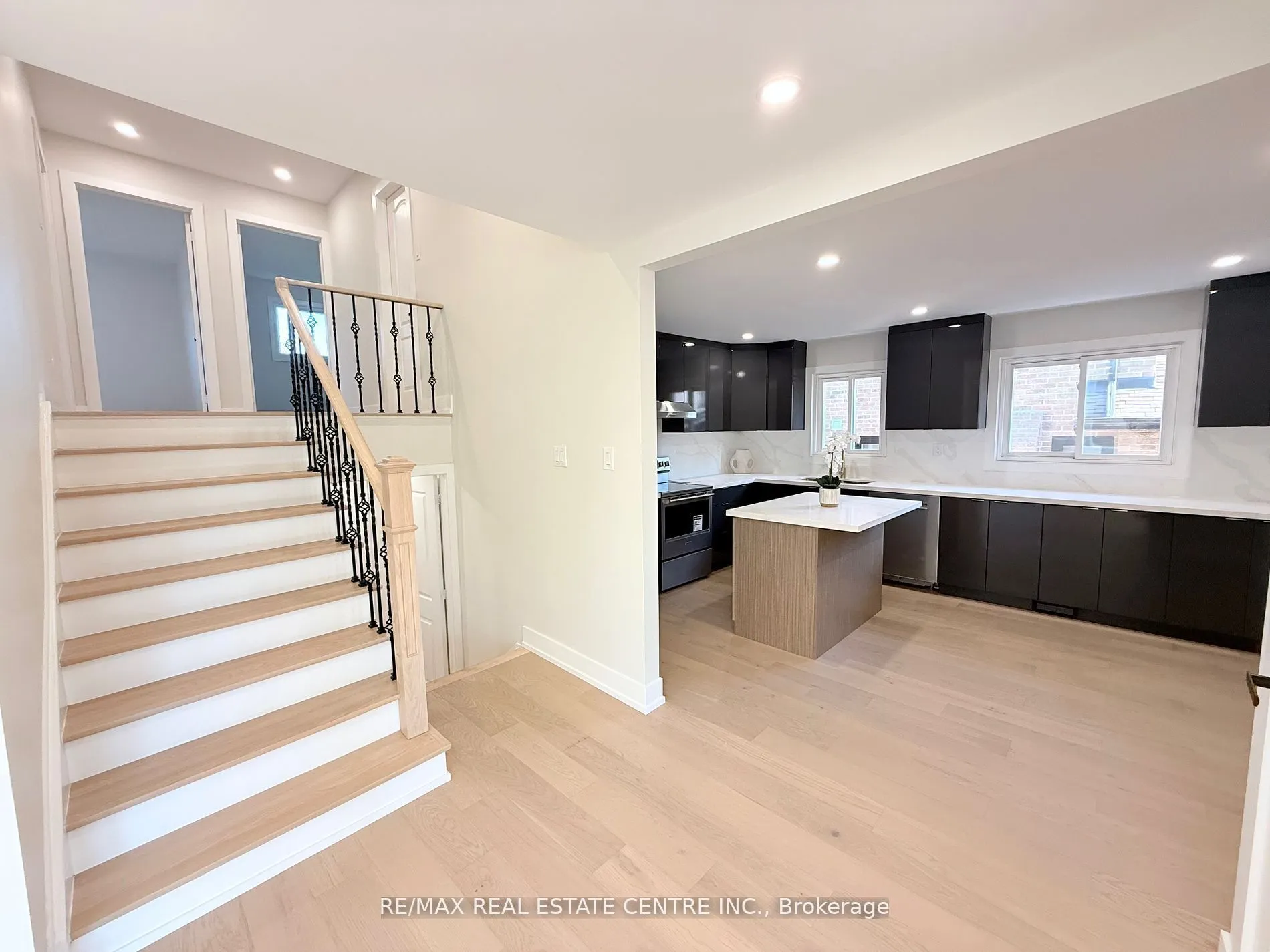 1215 Larny Court