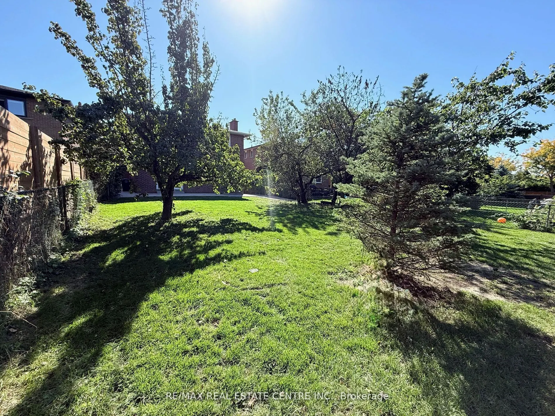 1215 Larny Court