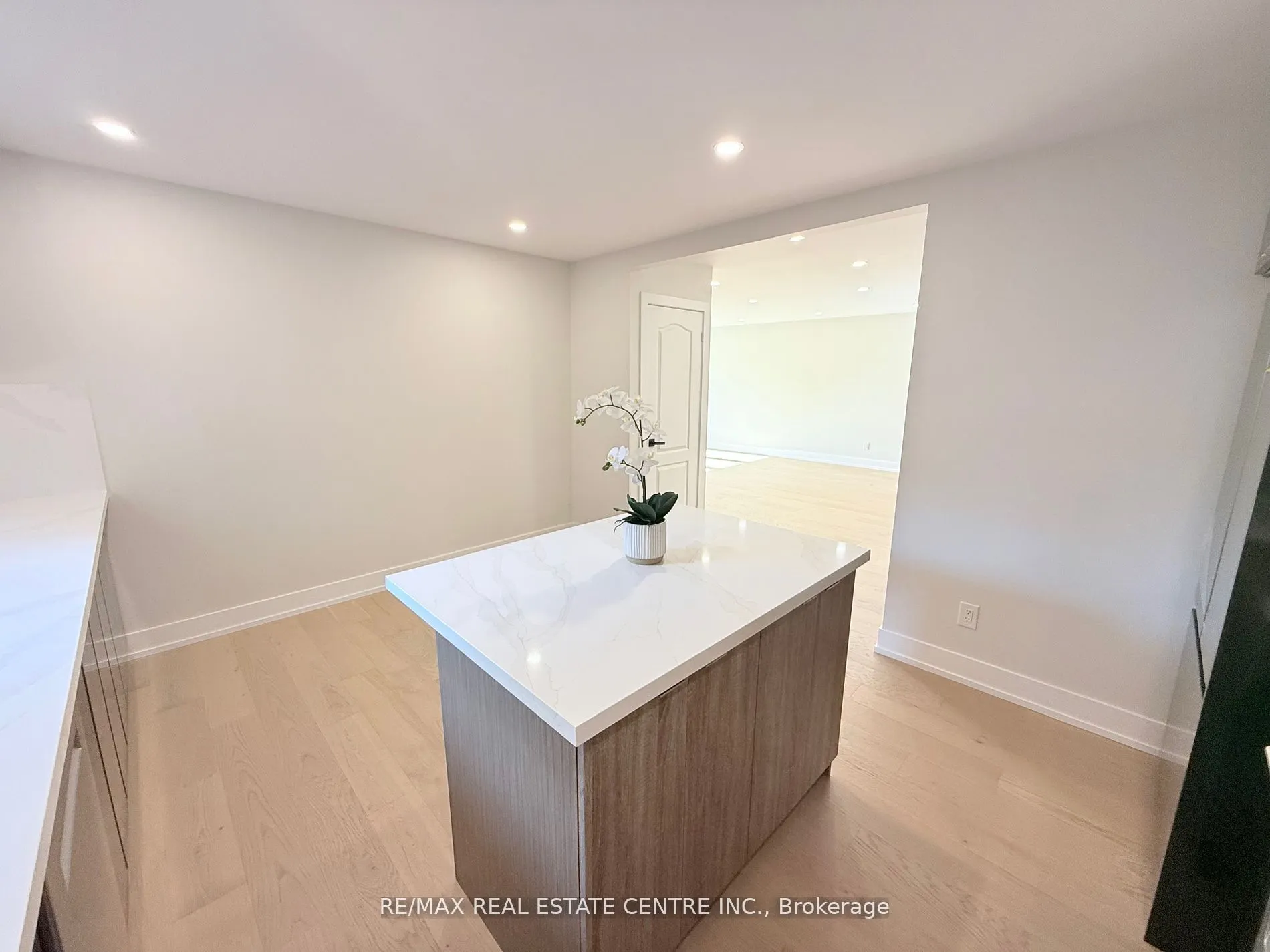 1215 Larny Court