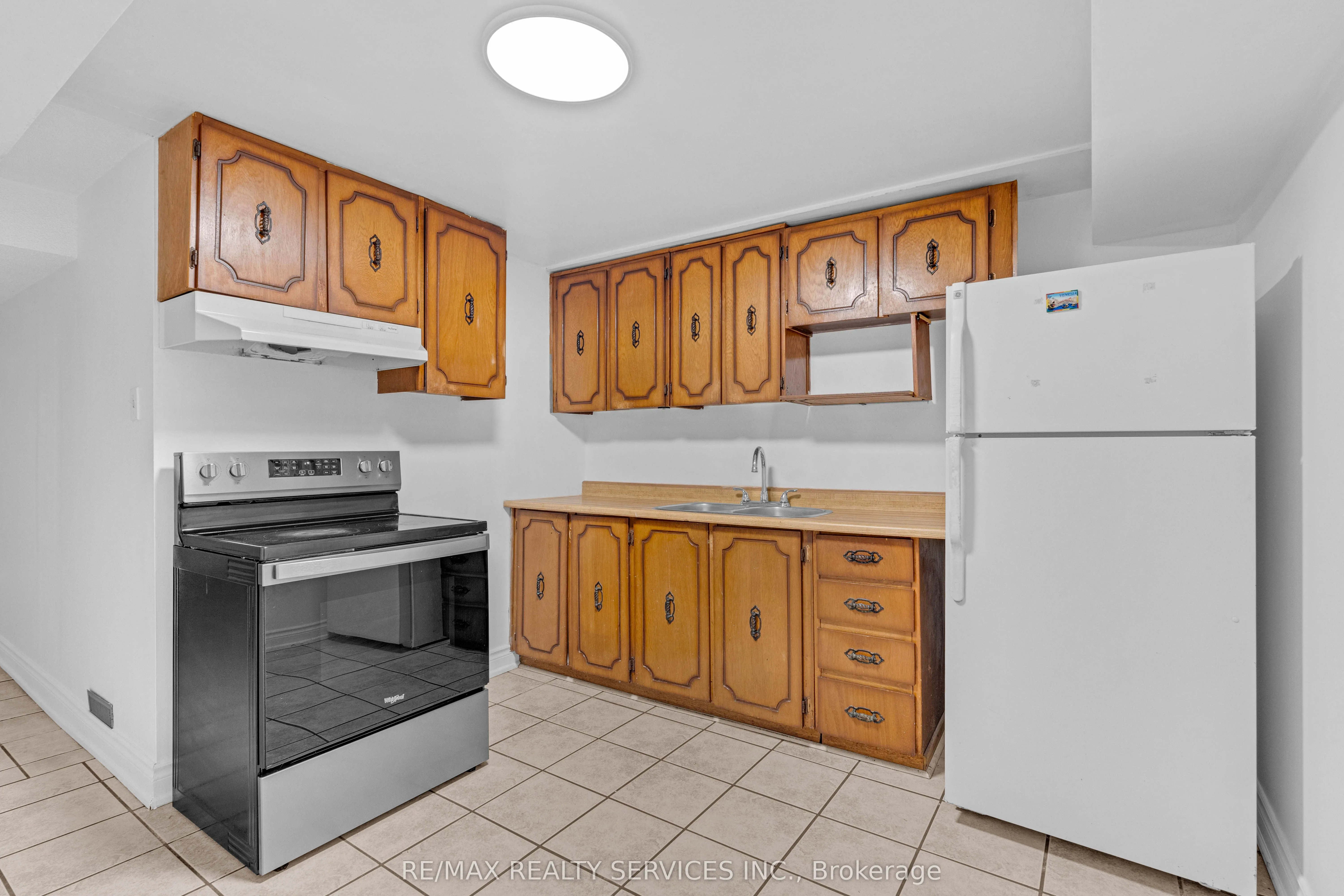 4354 Waterford Crescent, #Bsmt