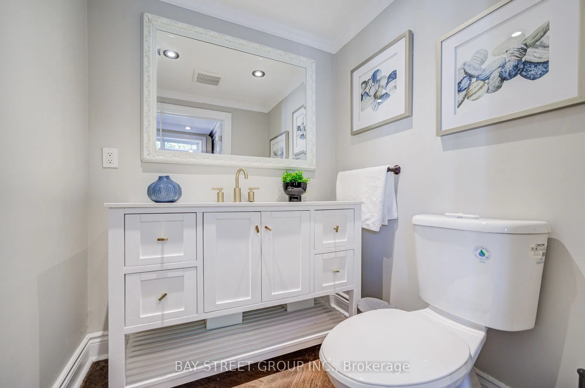 363 Lakeshore Road W