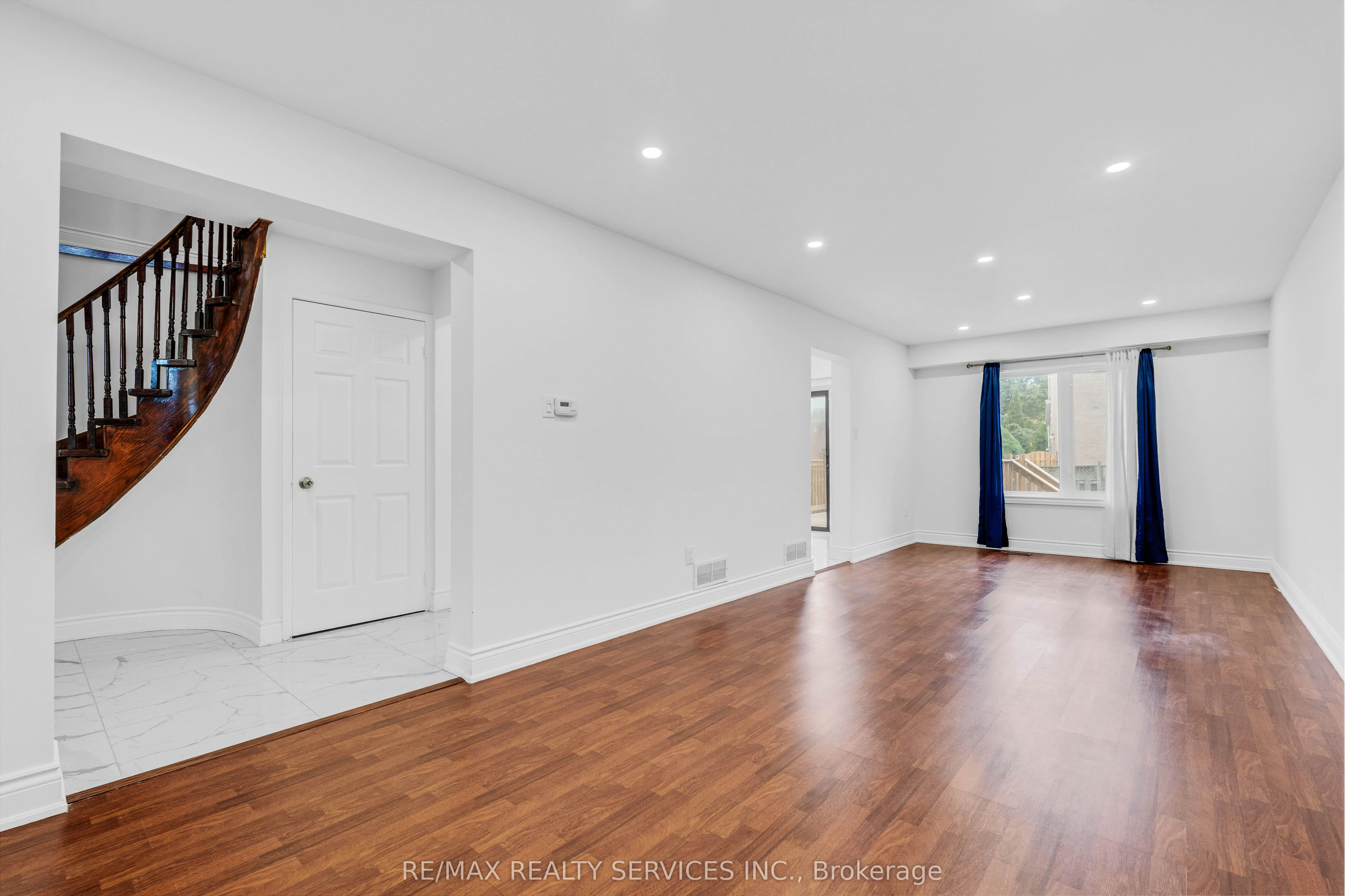 4354 Waterford Crescent, #Upper
