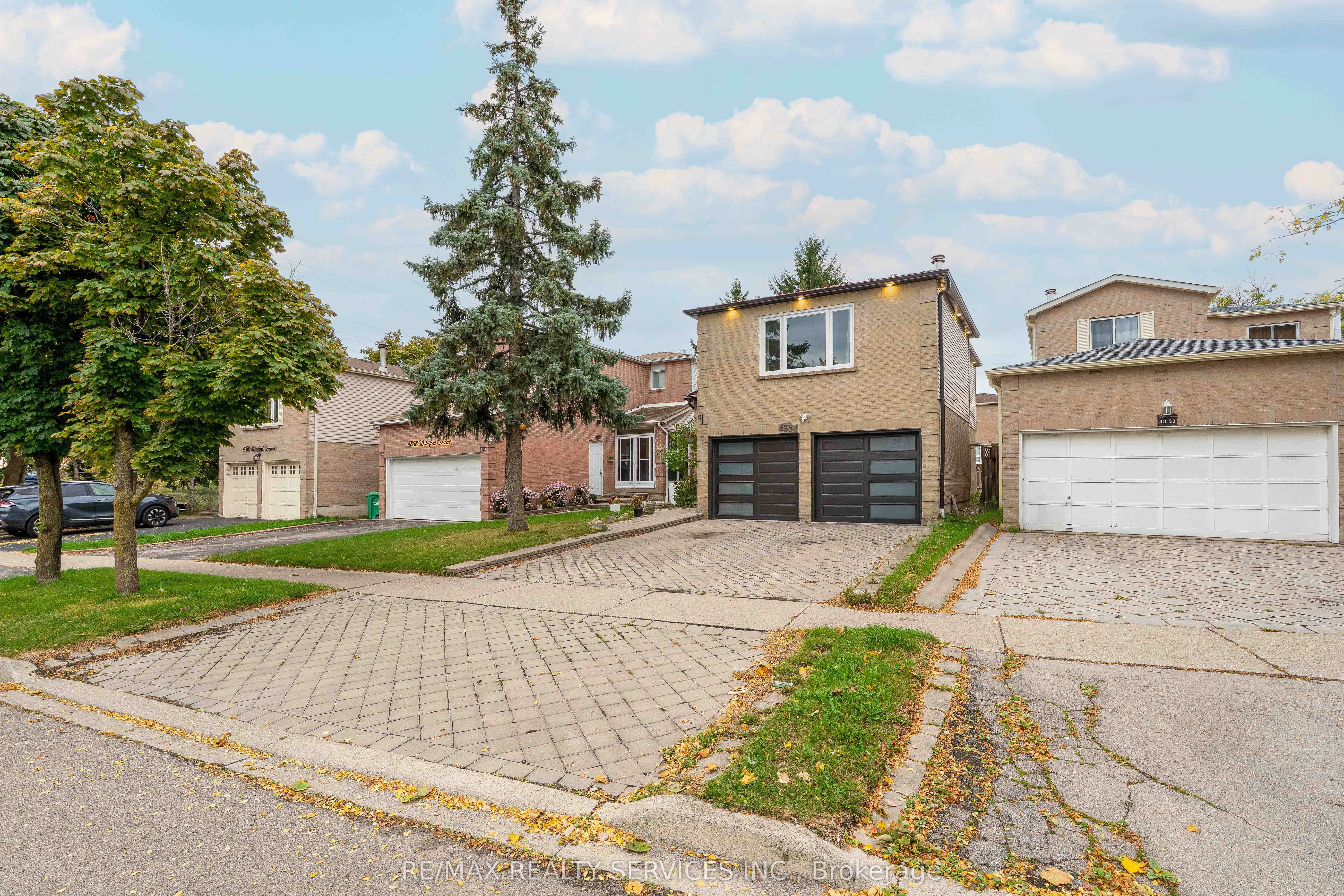 4354 Waterford Crescent, #Upper