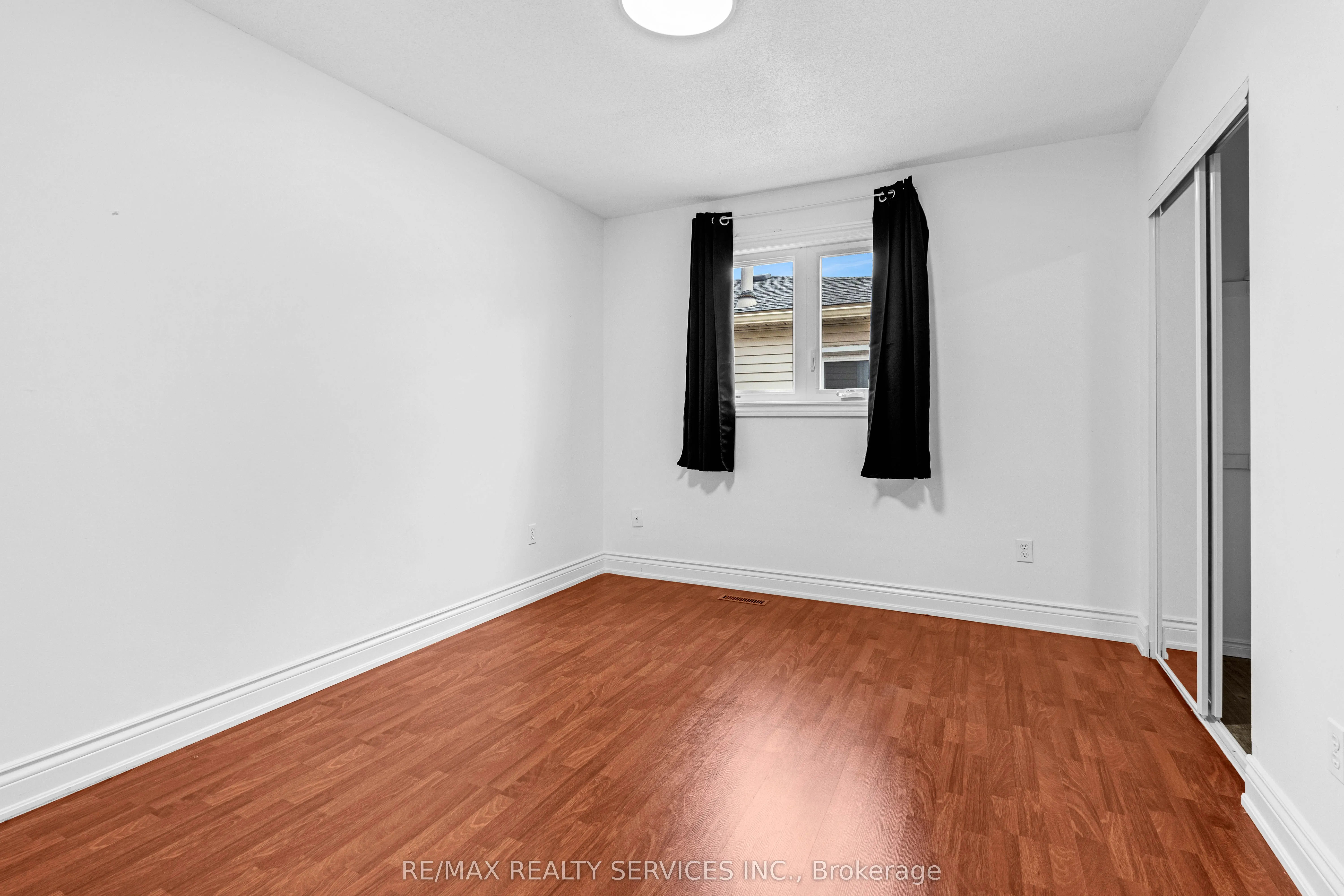 4354 Waterford Crescent, #Upper
