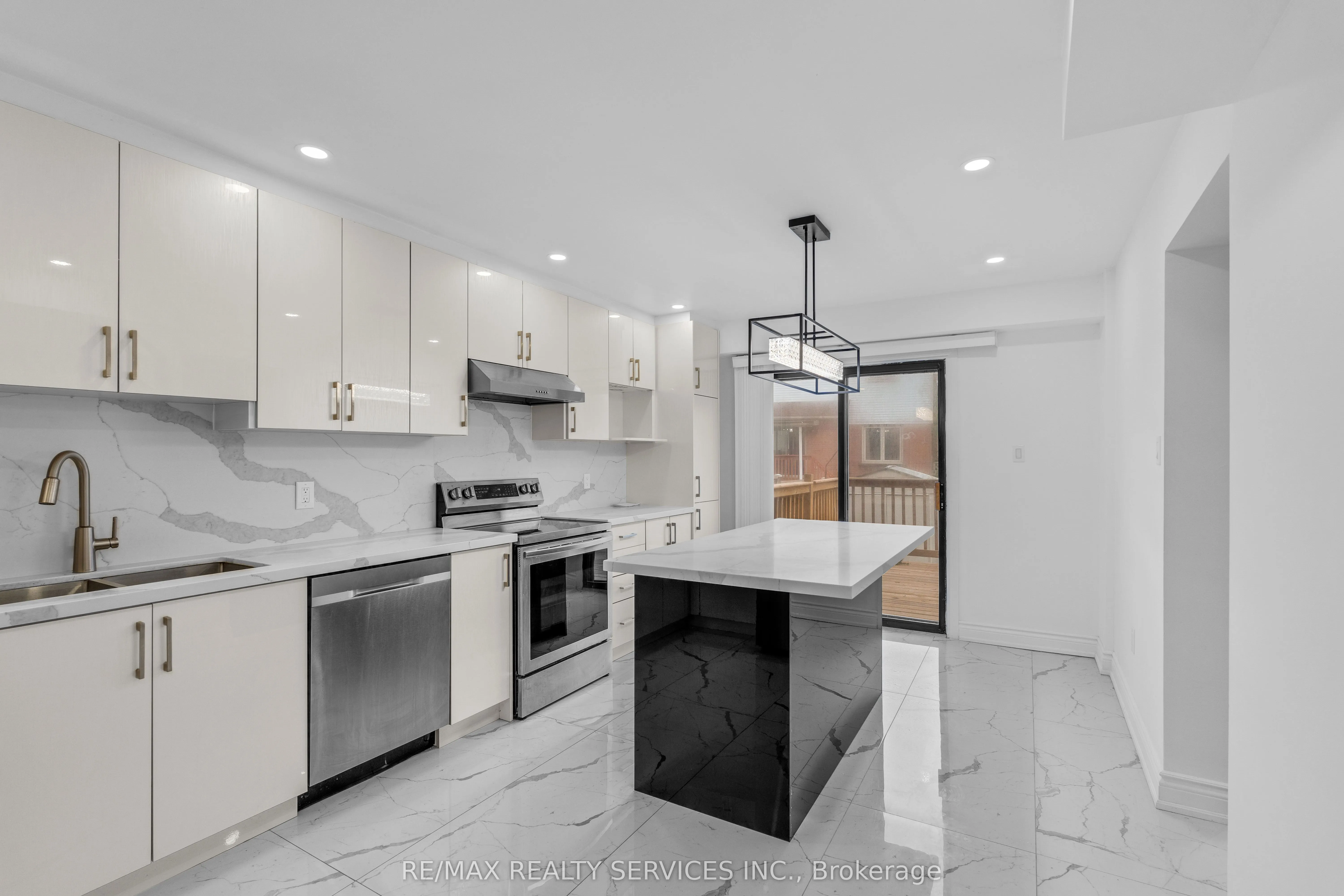 4354 Waterford Crescent, #Upper