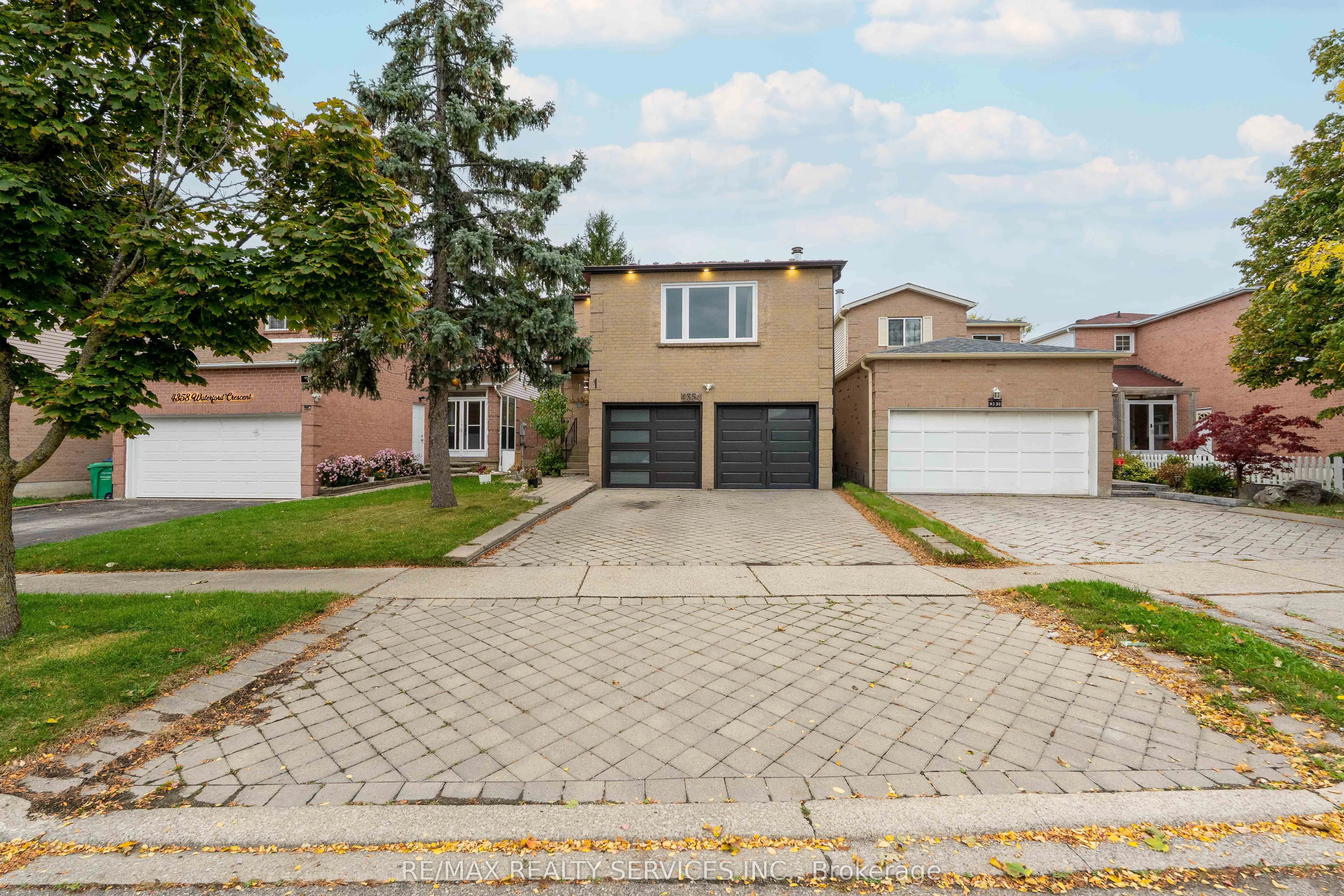 4354 Waterford Crescent, #Upper