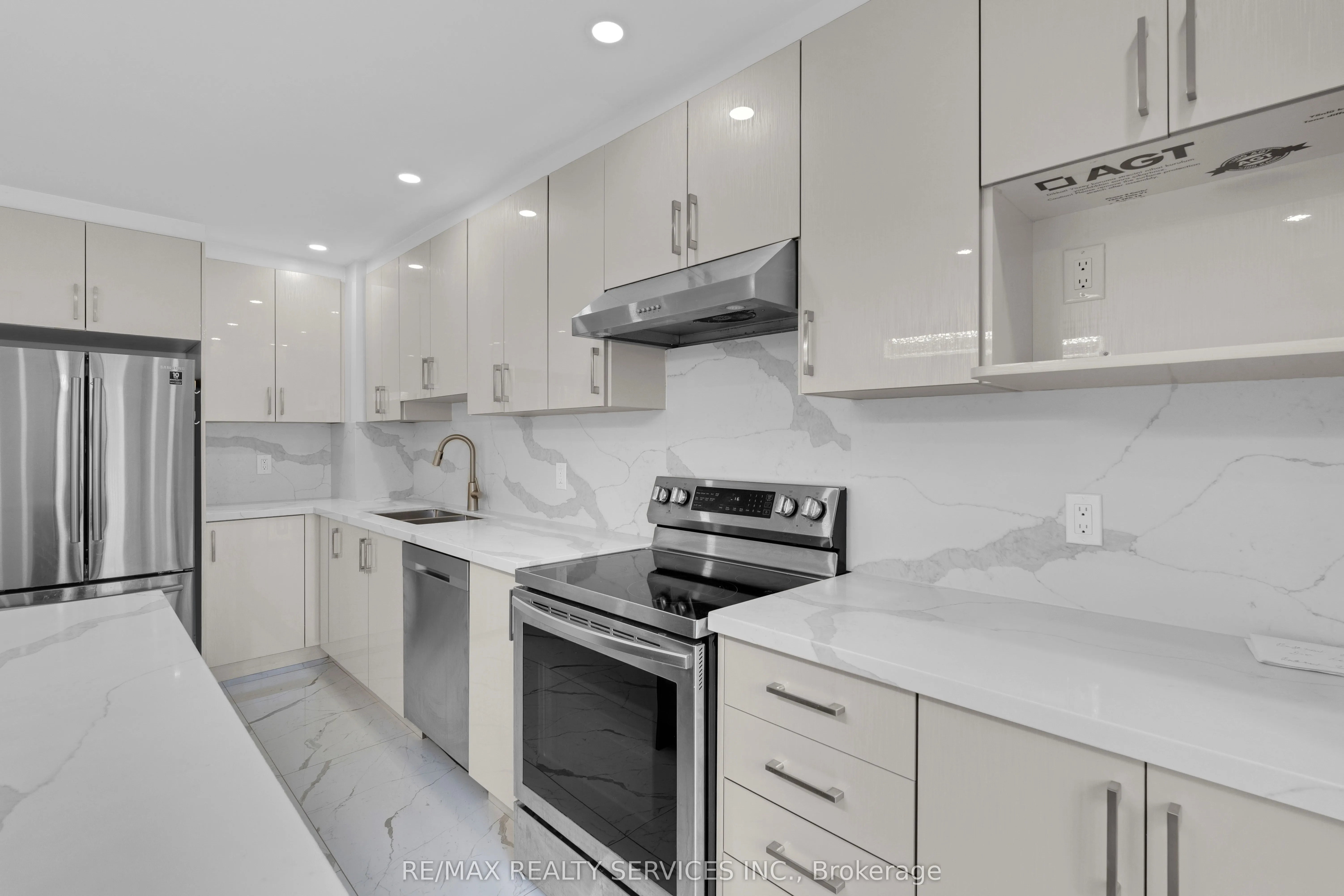 4354 Waterford Crescent, #Upper