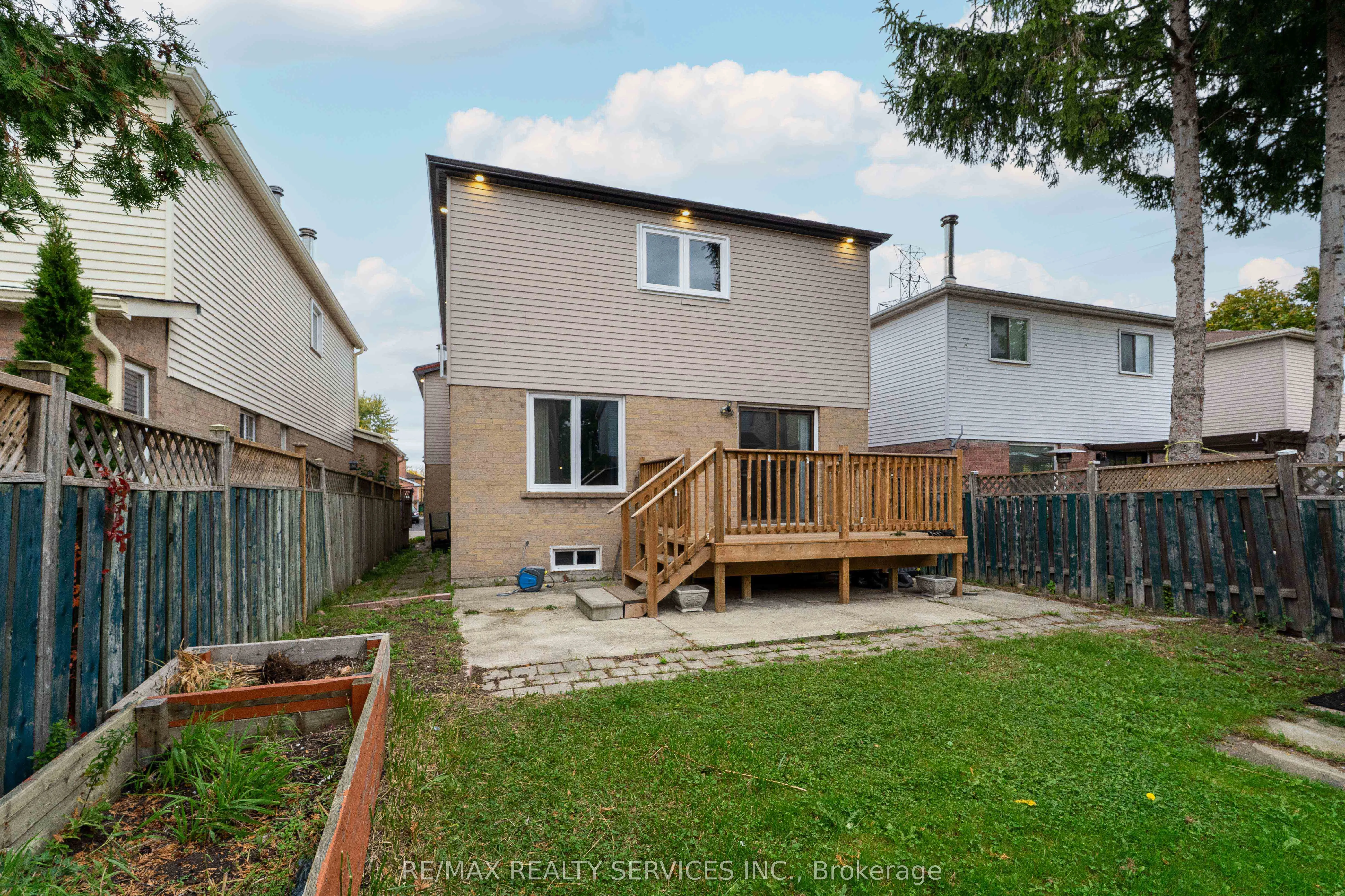 4354 Waterford Crescent, #Upper