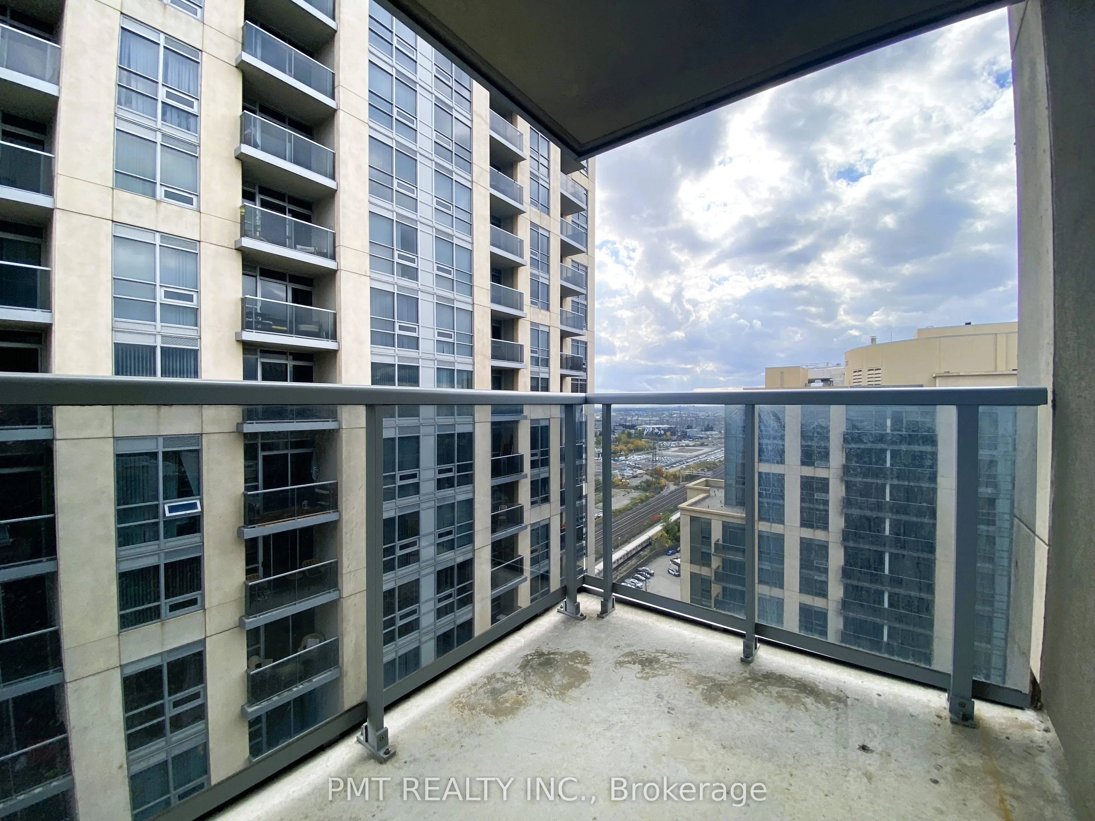 5 Michael Power Place, #2203