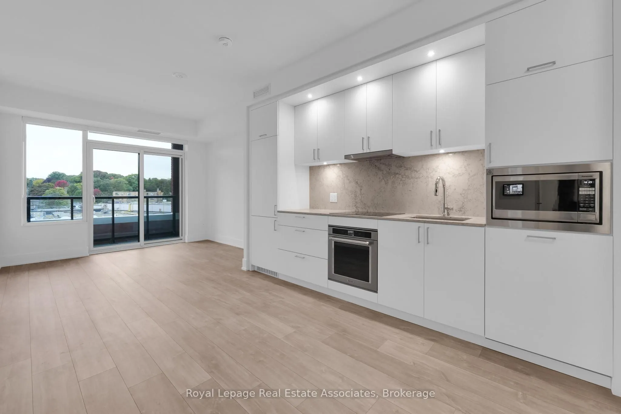 259 The Kingsway, #414