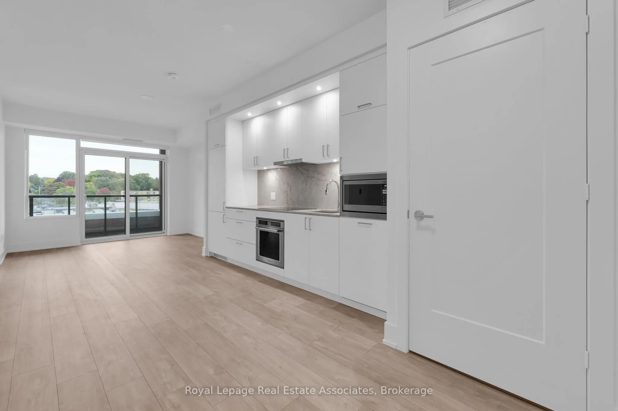 259 The Kingsway, #414