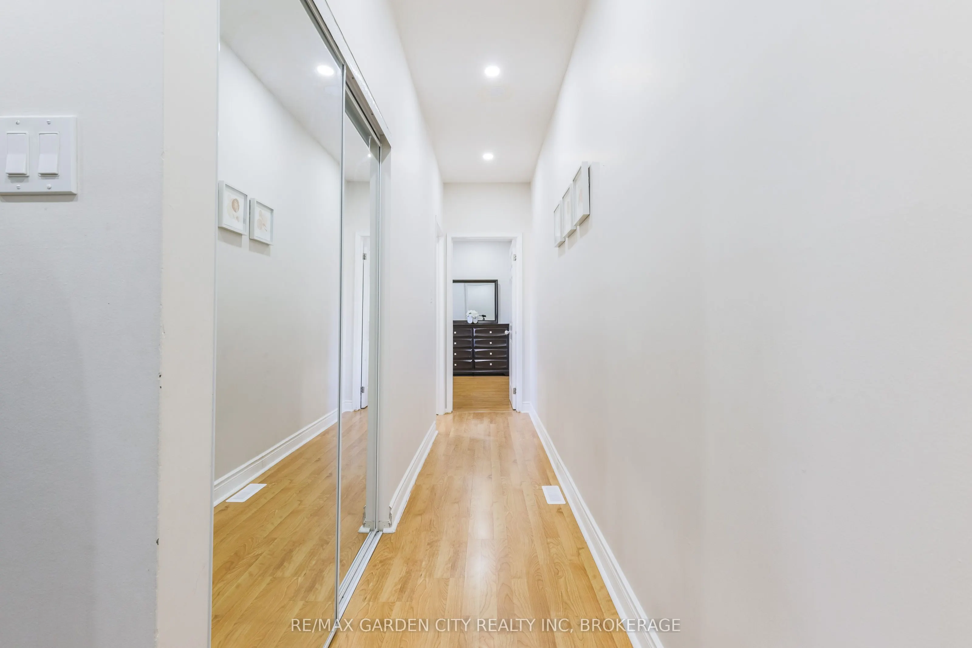 1172 Kos Boulevard