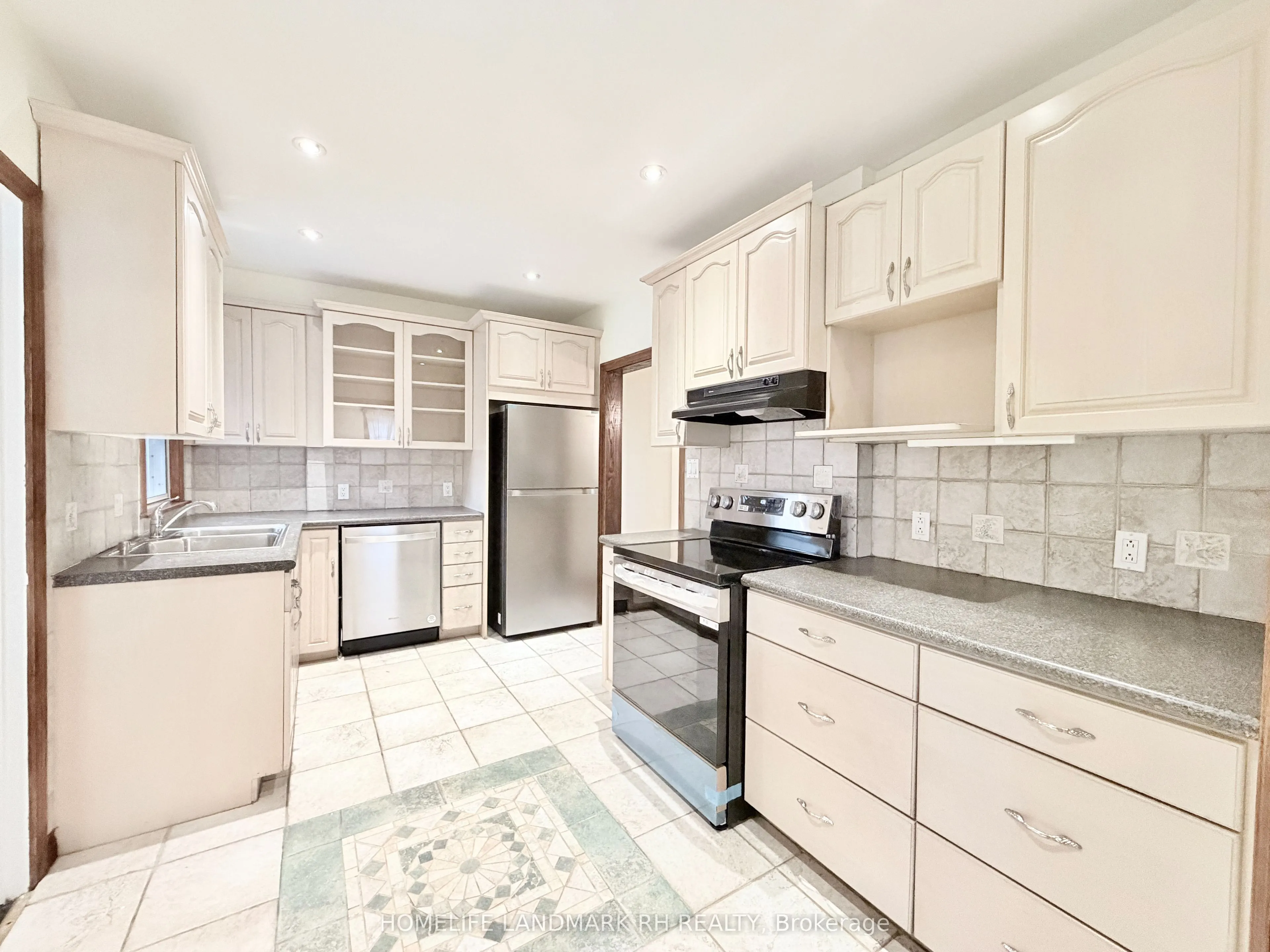 866 Royal York Road