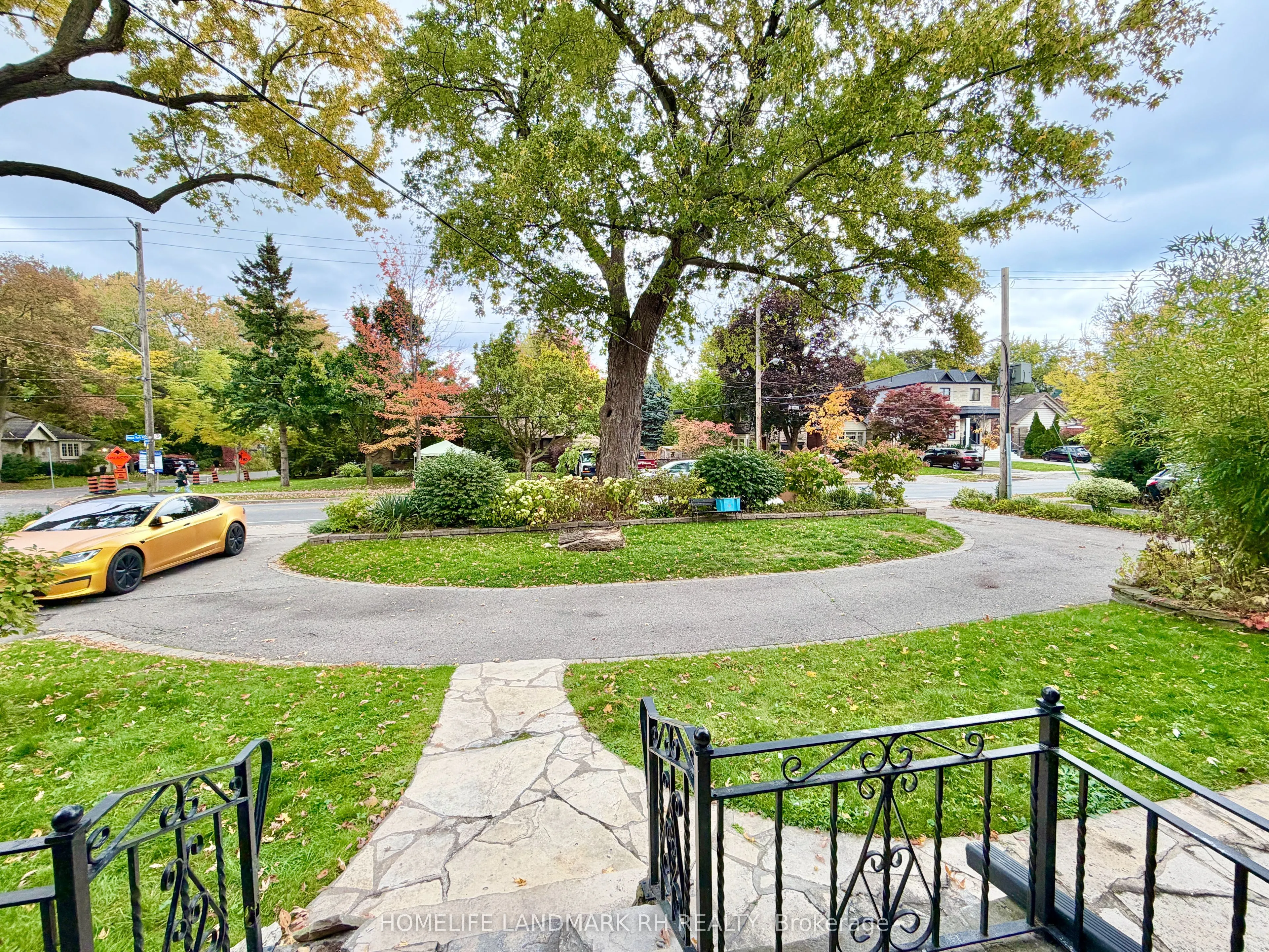 866 Royal York Road