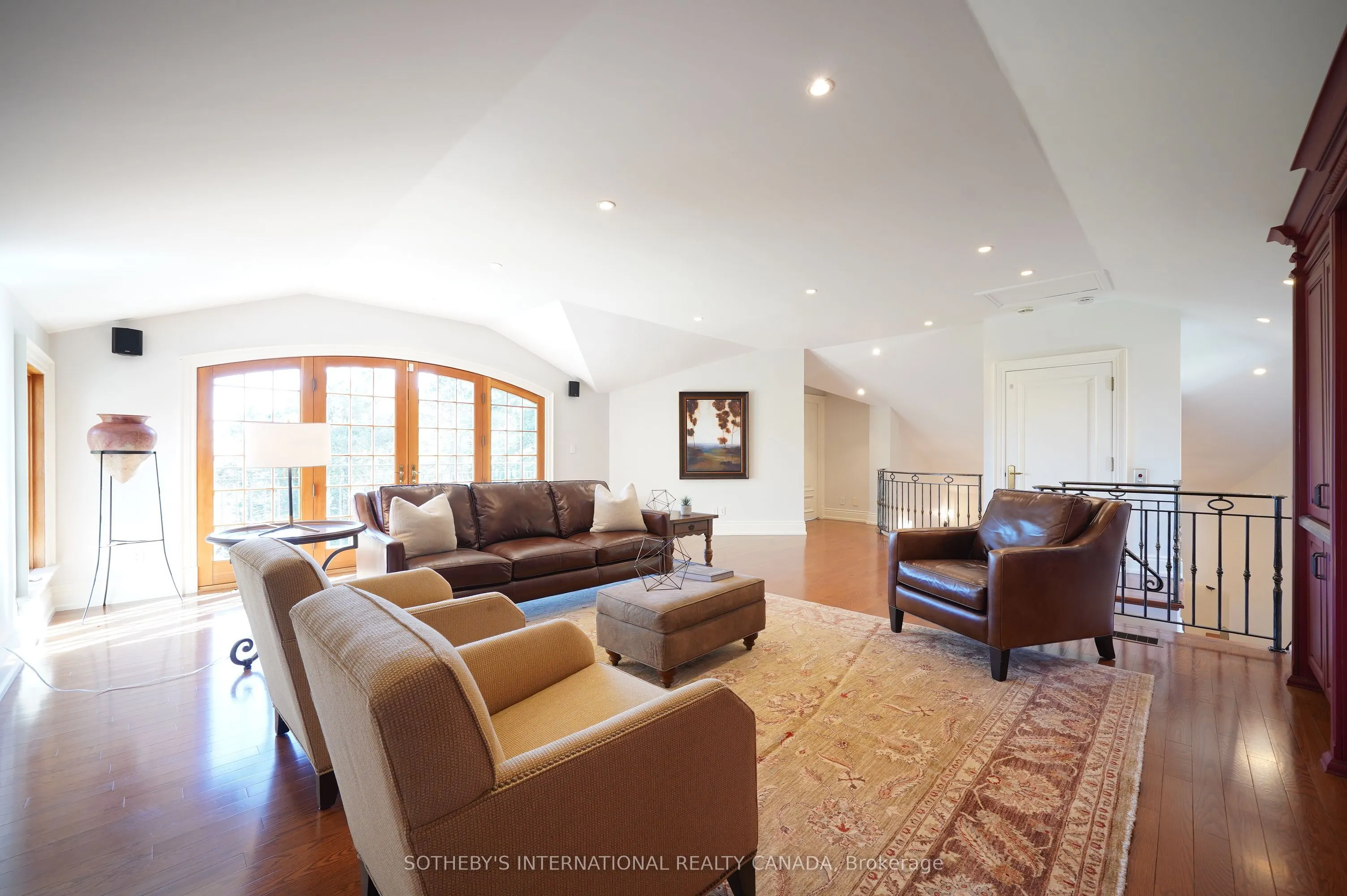 5088 Escarpment Side Road