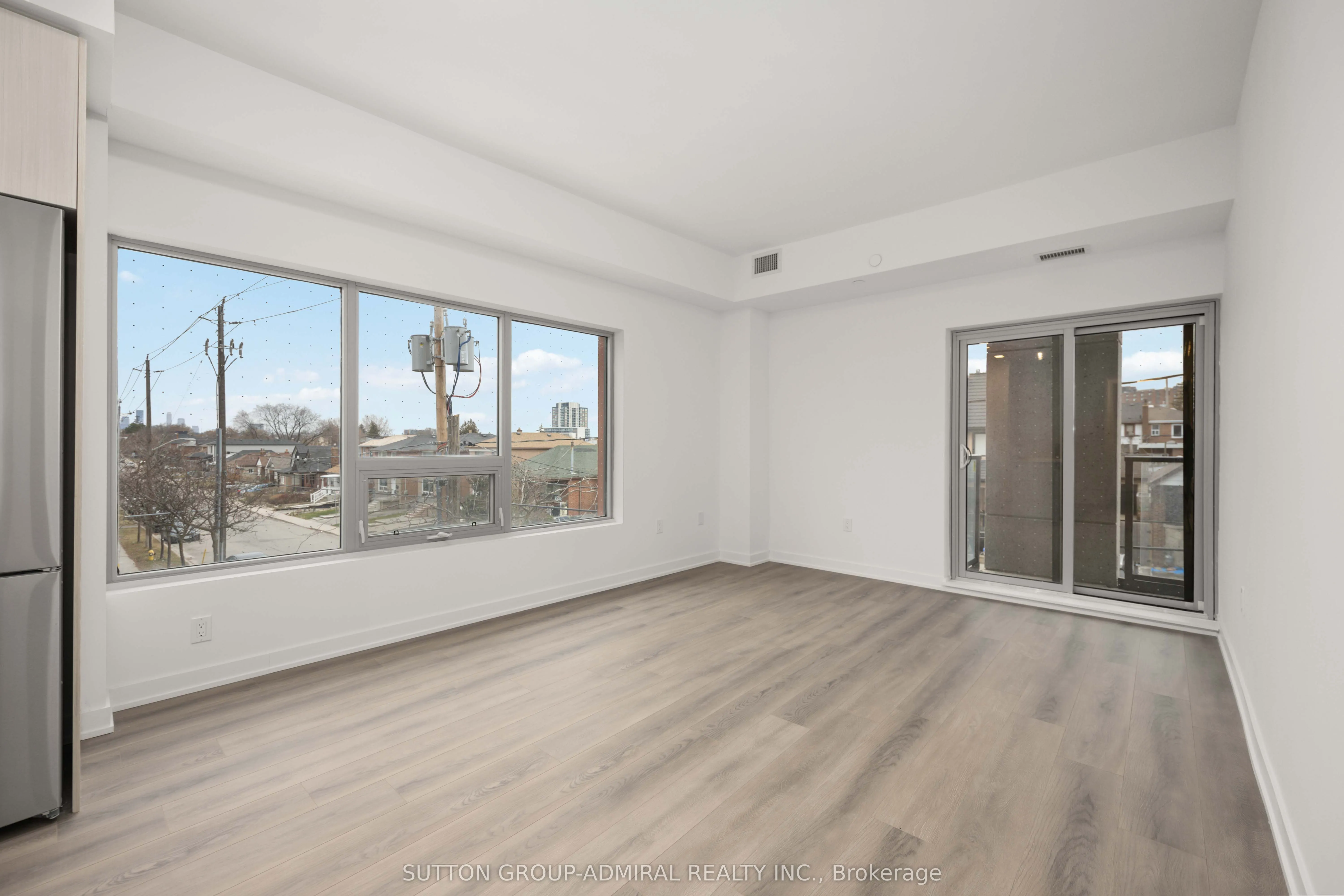 2433 Dufferin Street, #201