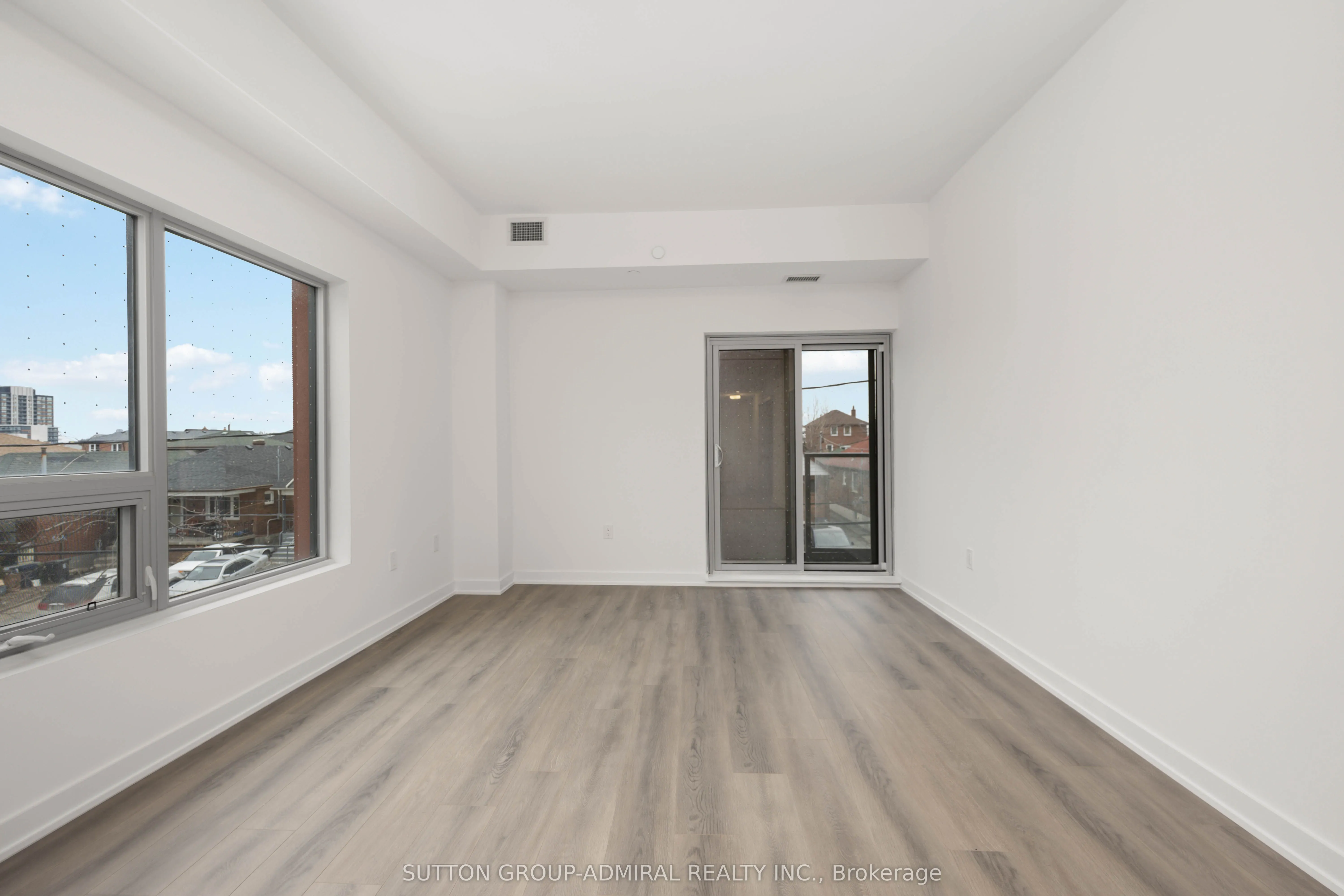 2433 Dufferin Street, #201