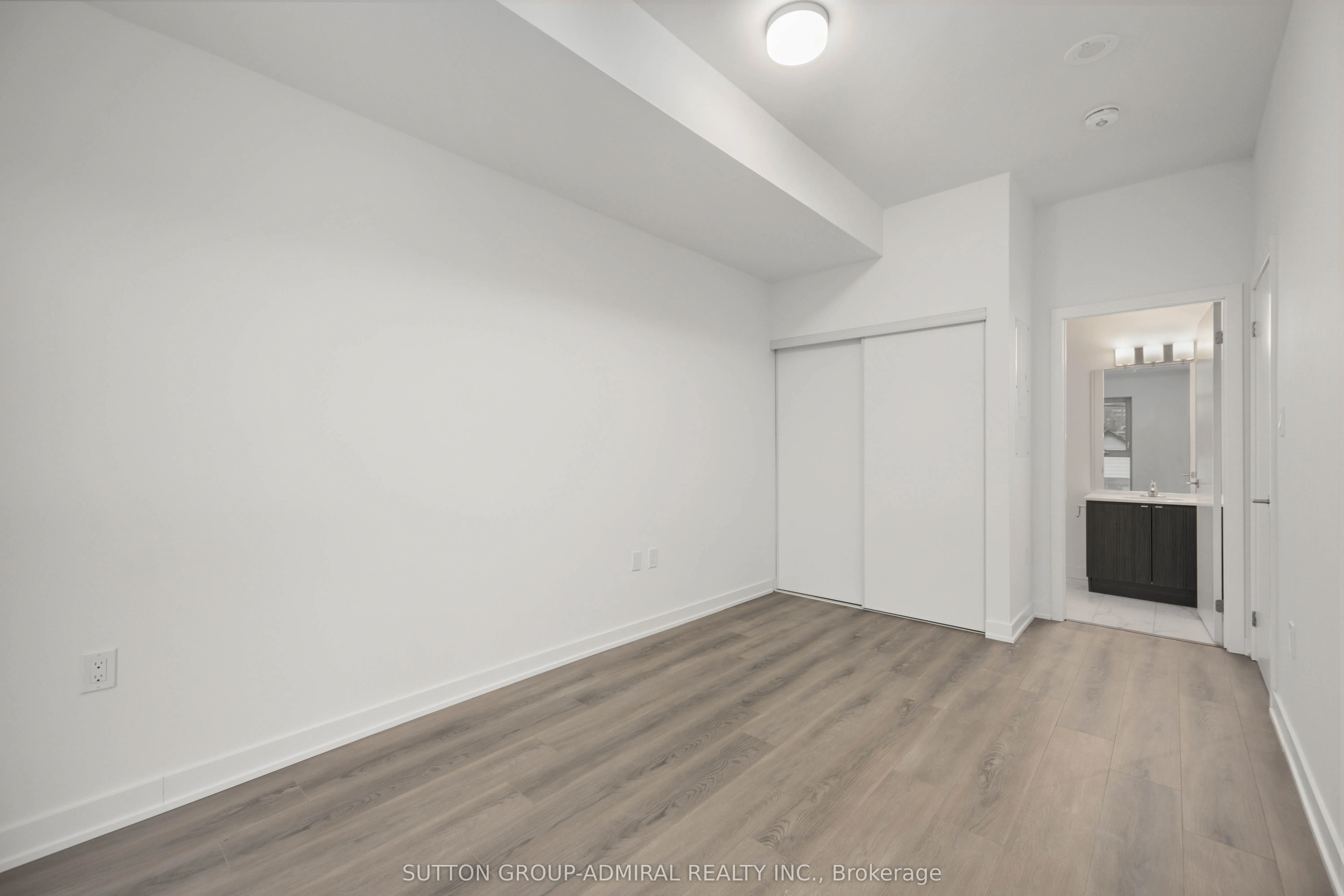 2433 Dufferin Street, #201