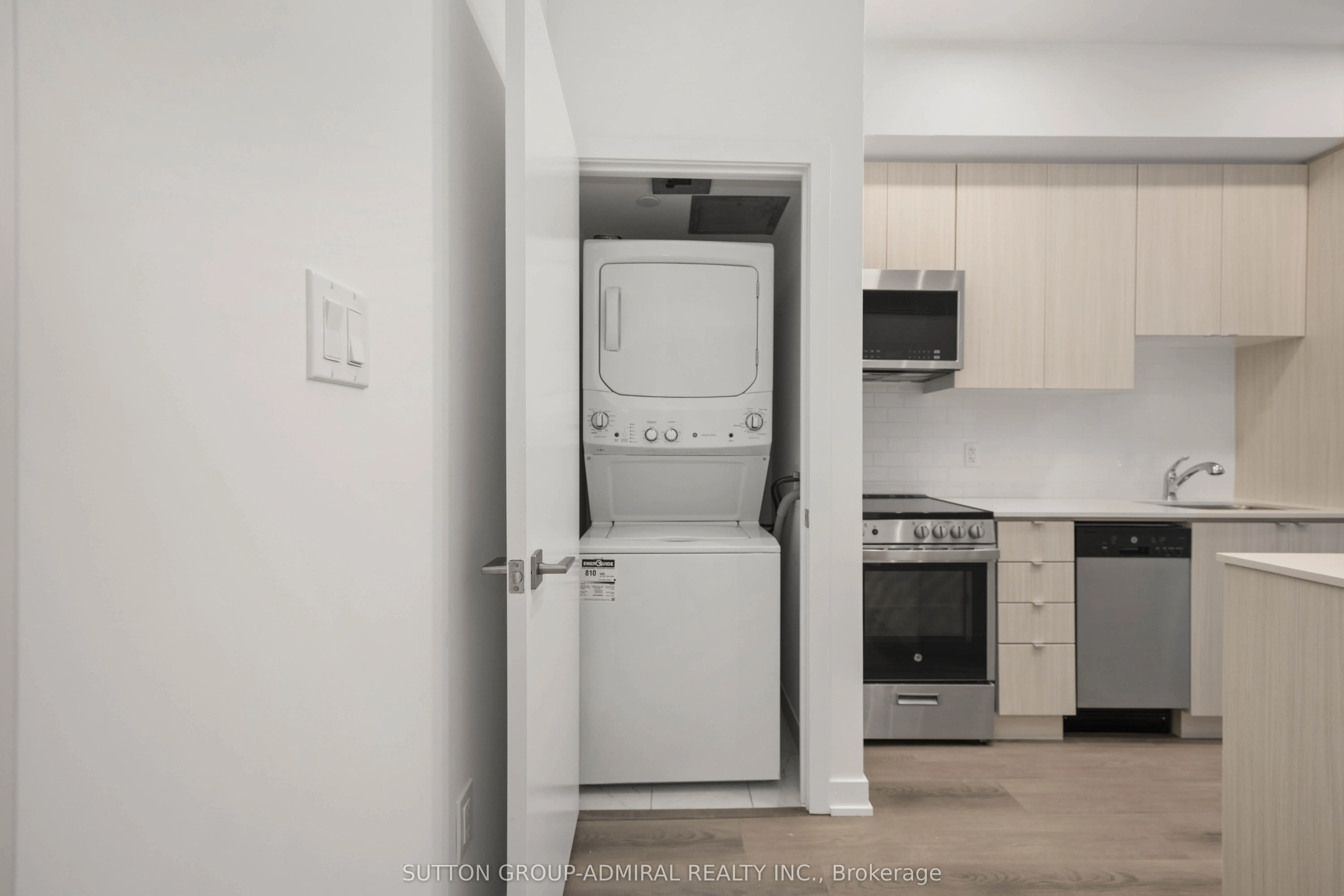 2433 Dufferin Street, #201