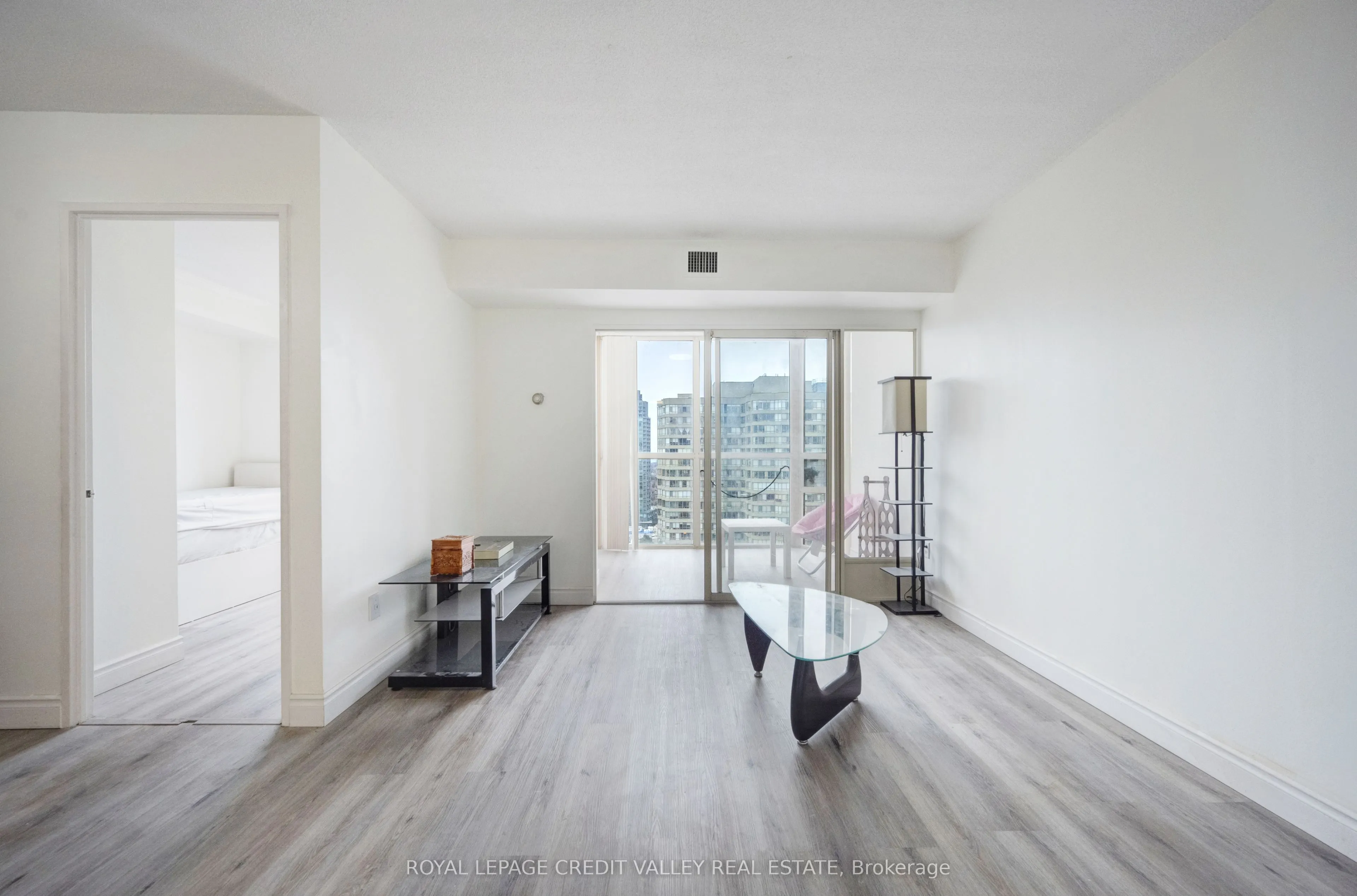 265 Enfield Place, #2002
