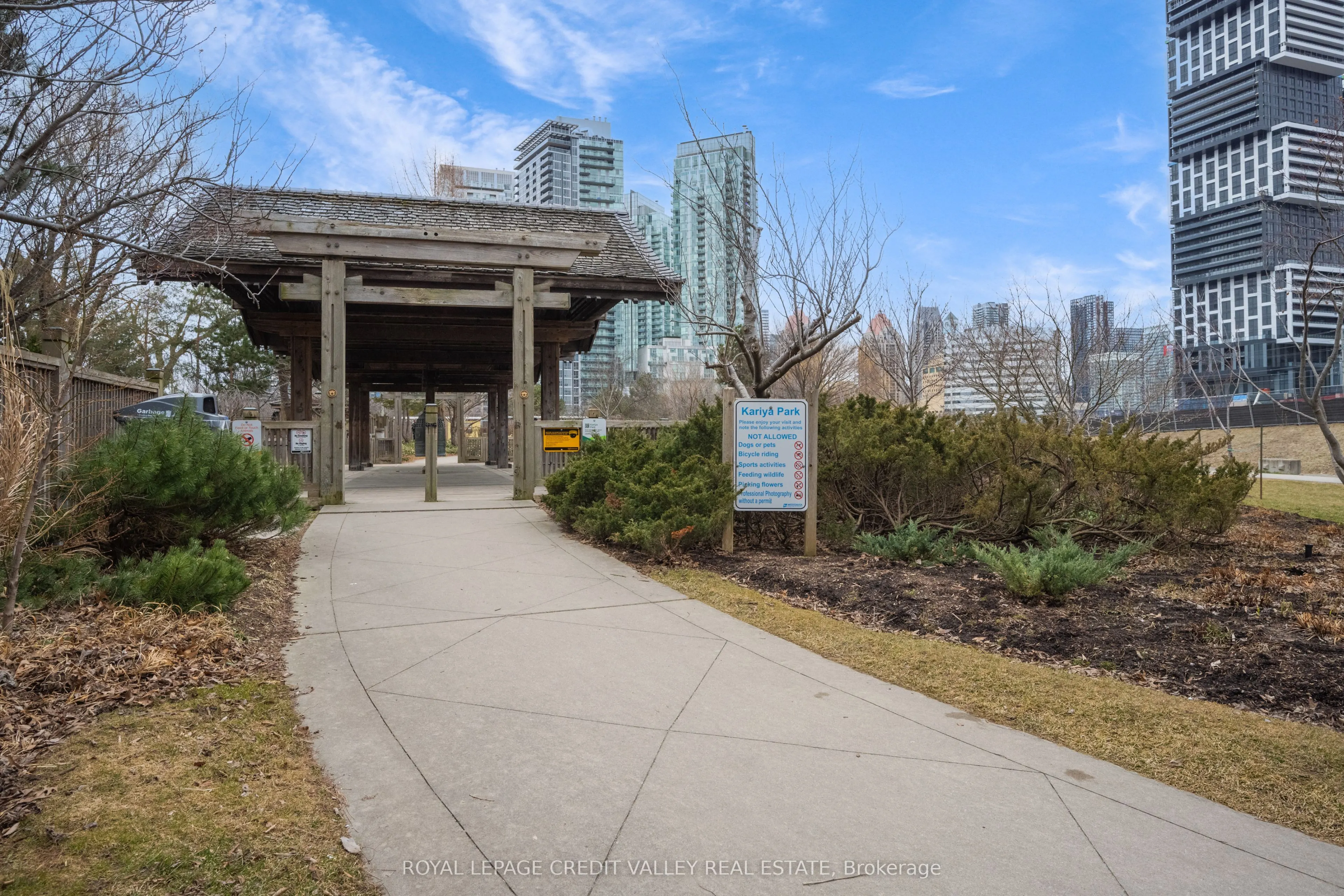 265 Enfield Place, #2002