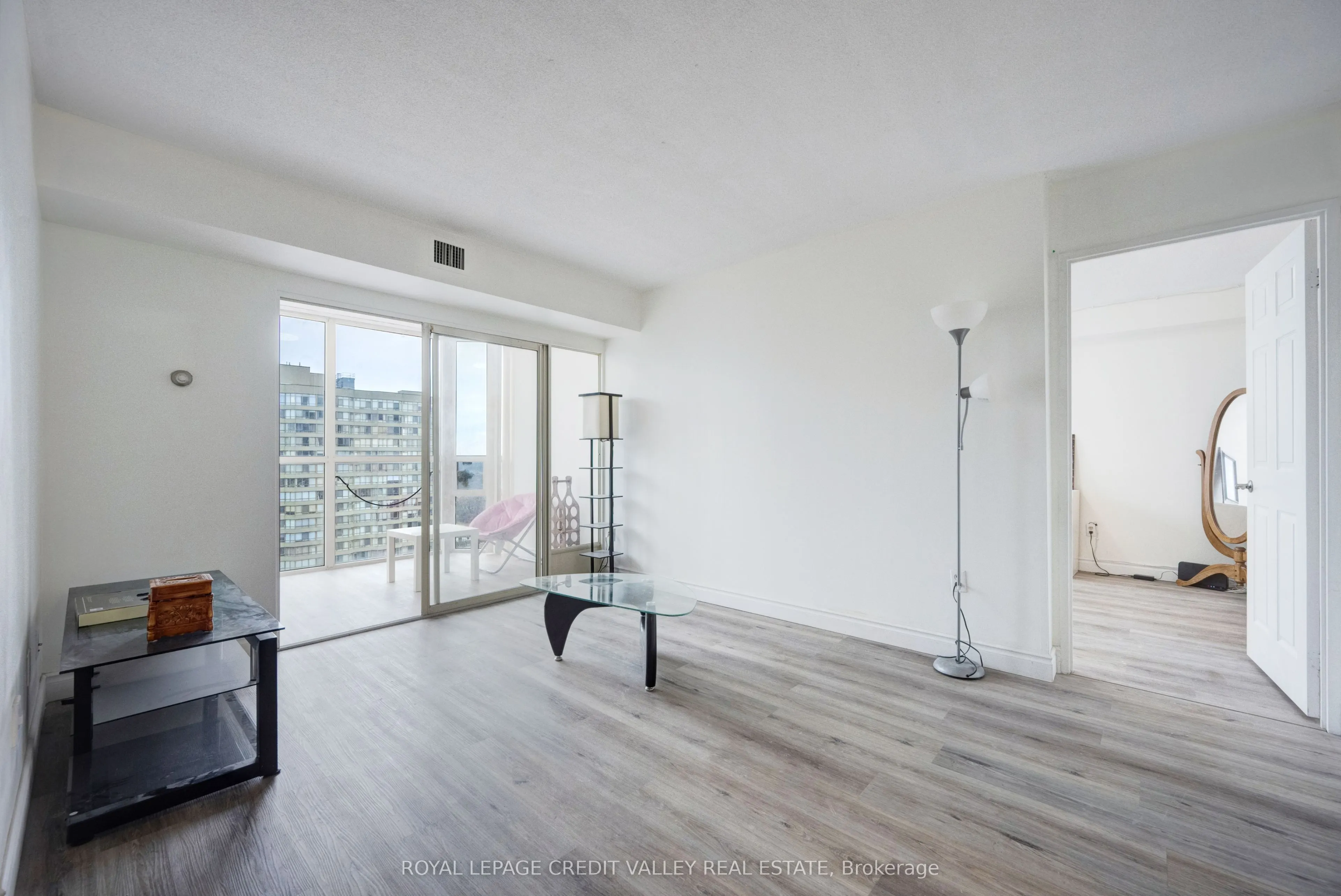 265 Enfield Place, #2002