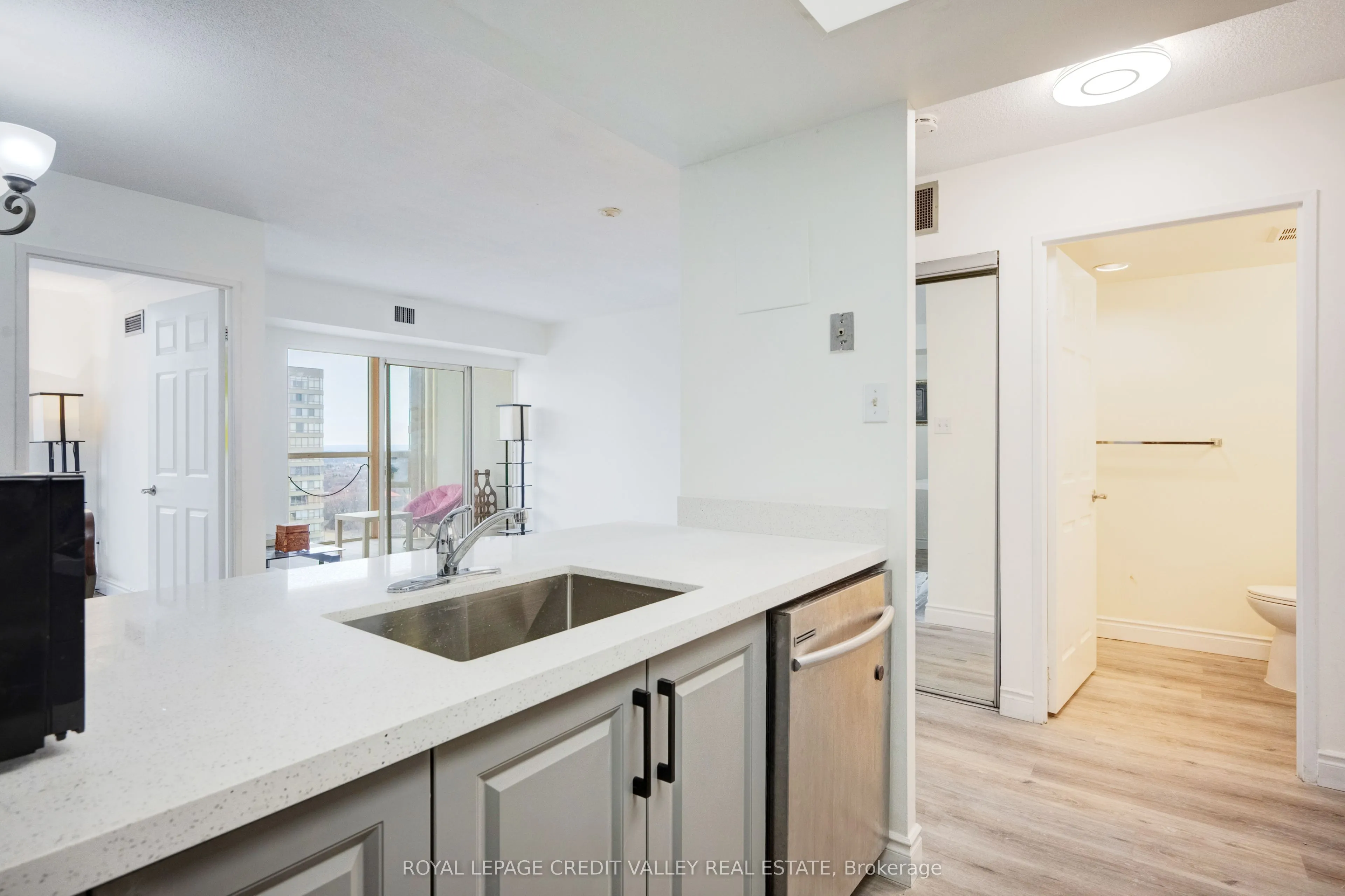265 Enfield Place, #2002