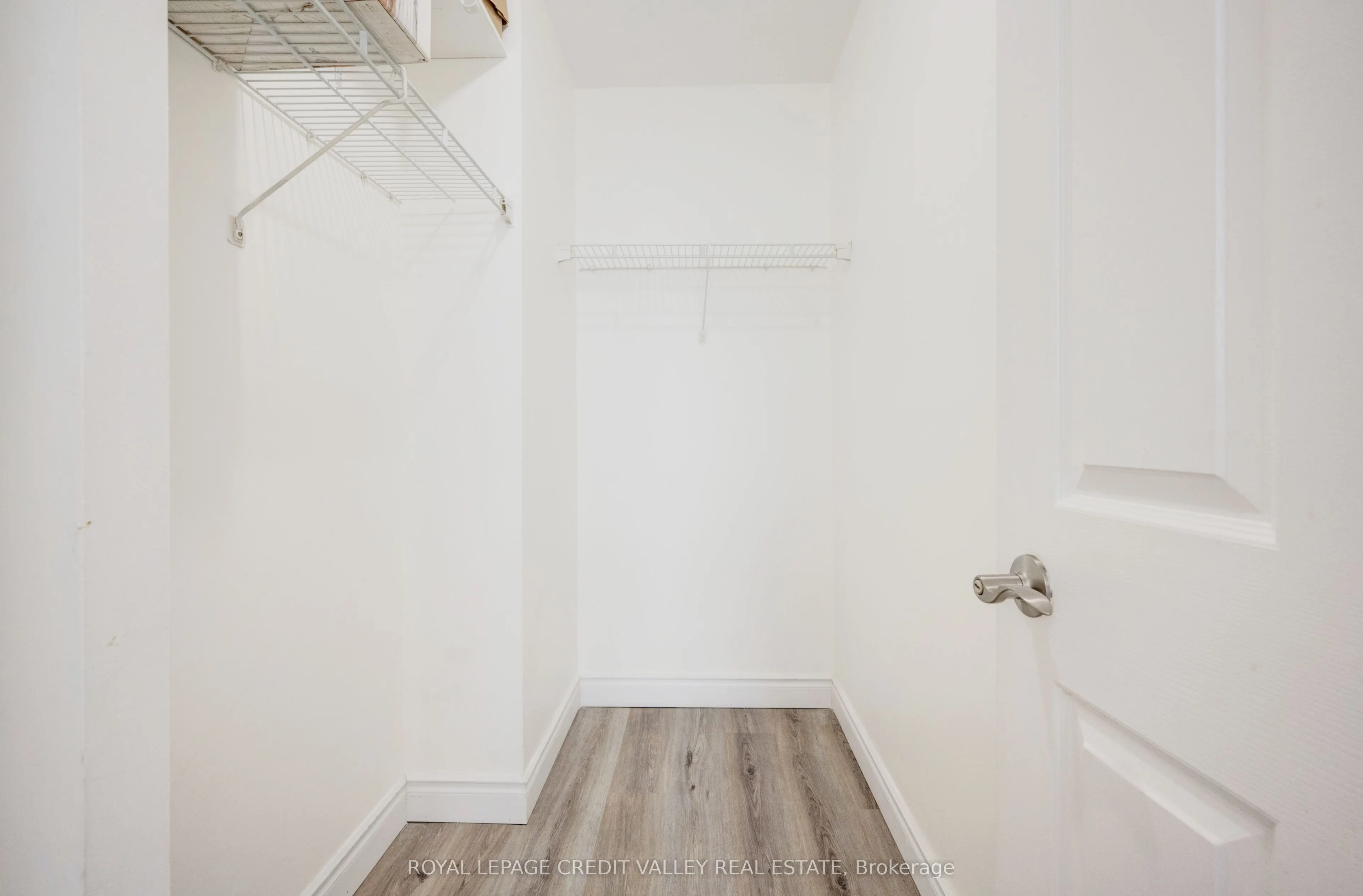 265 Enfield Place, #2002