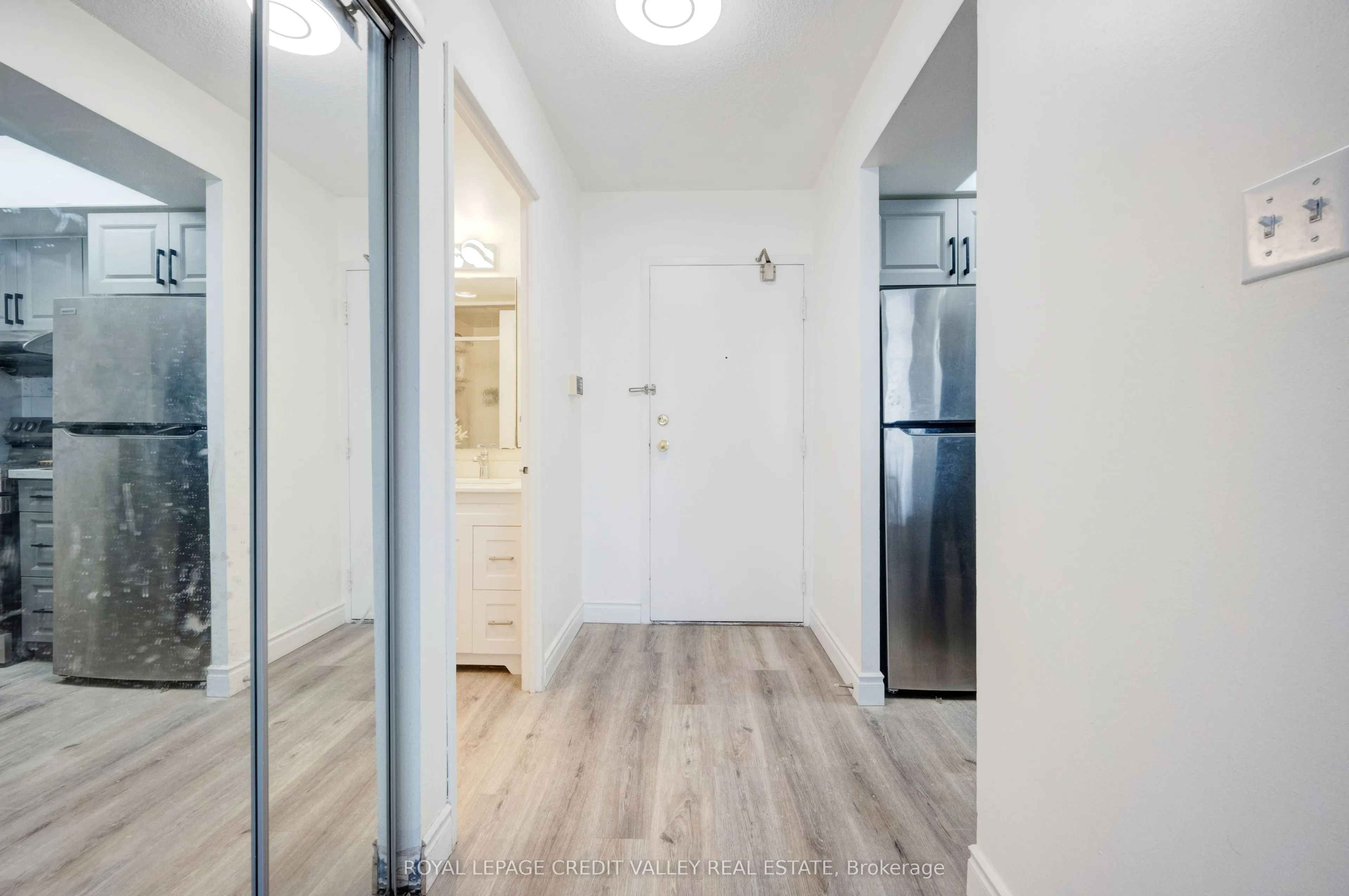 265 Enfield Place, #2002