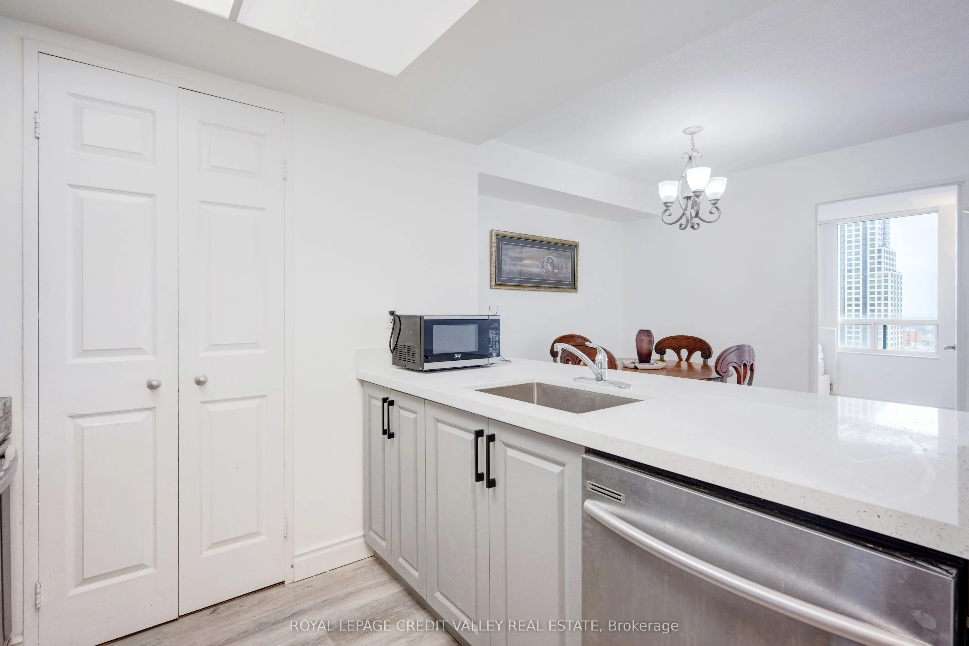 265 Enfield Place, #2002