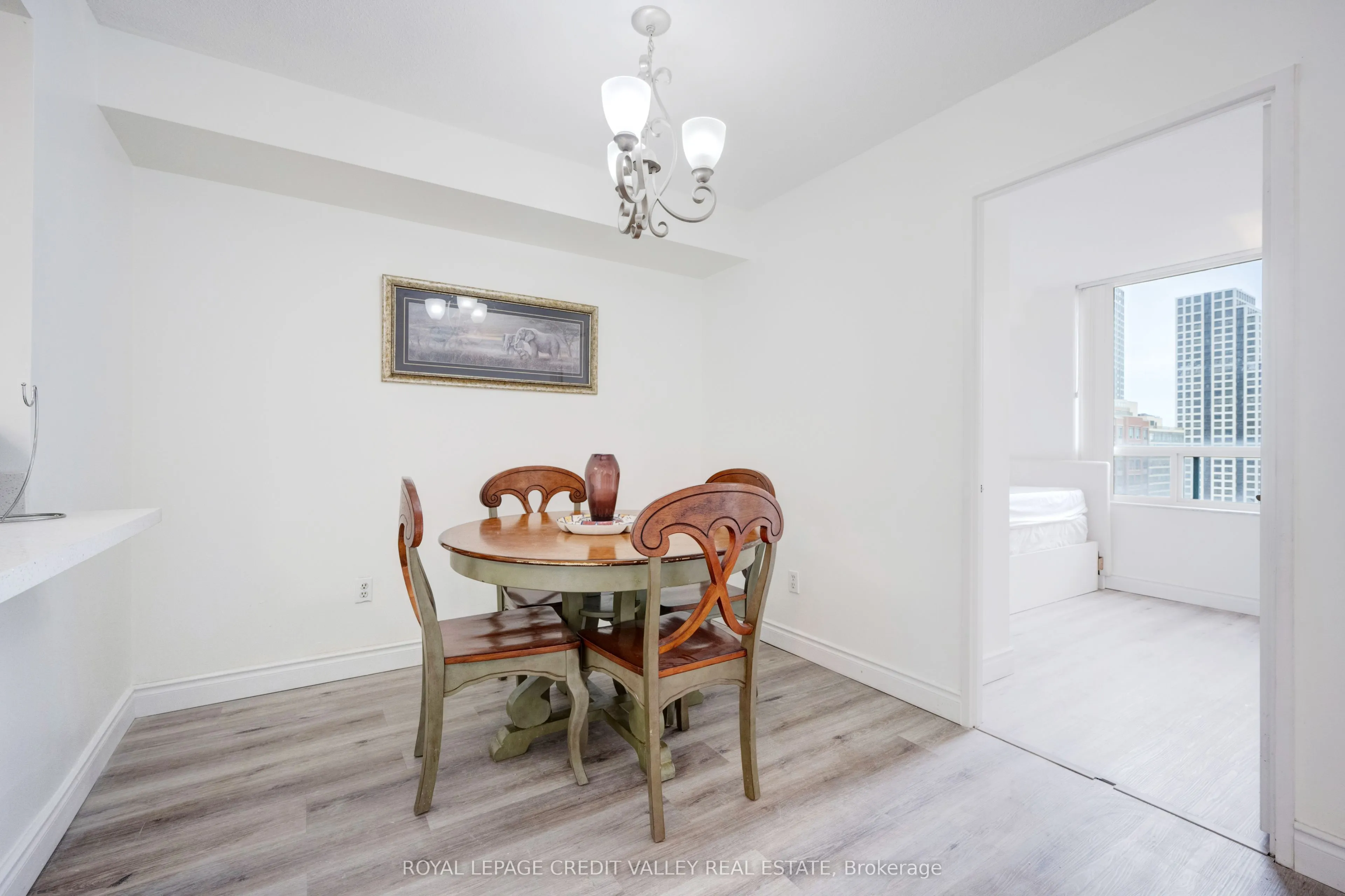 265 Enfield Place, #2002