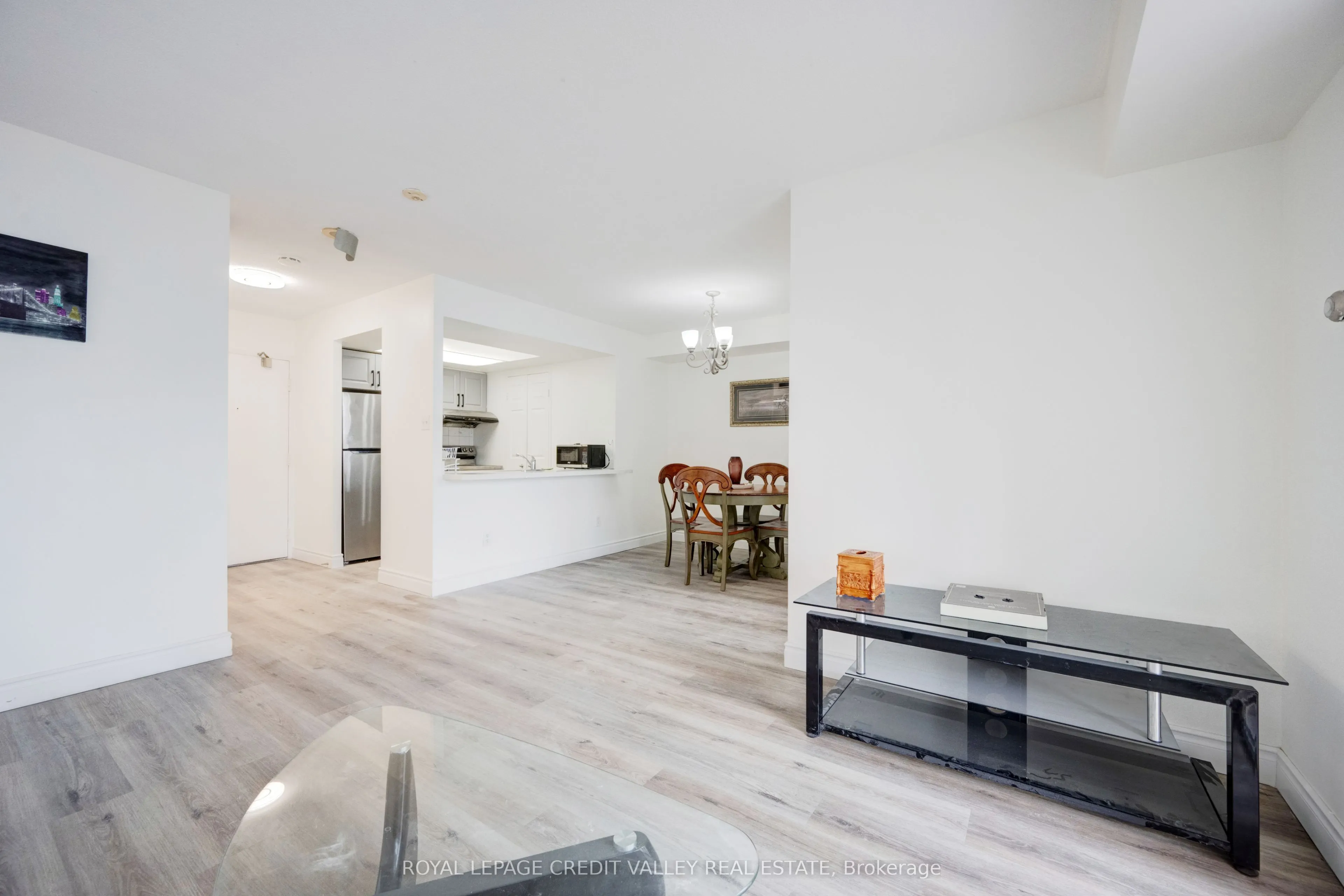 265 Enfield Place, #2002